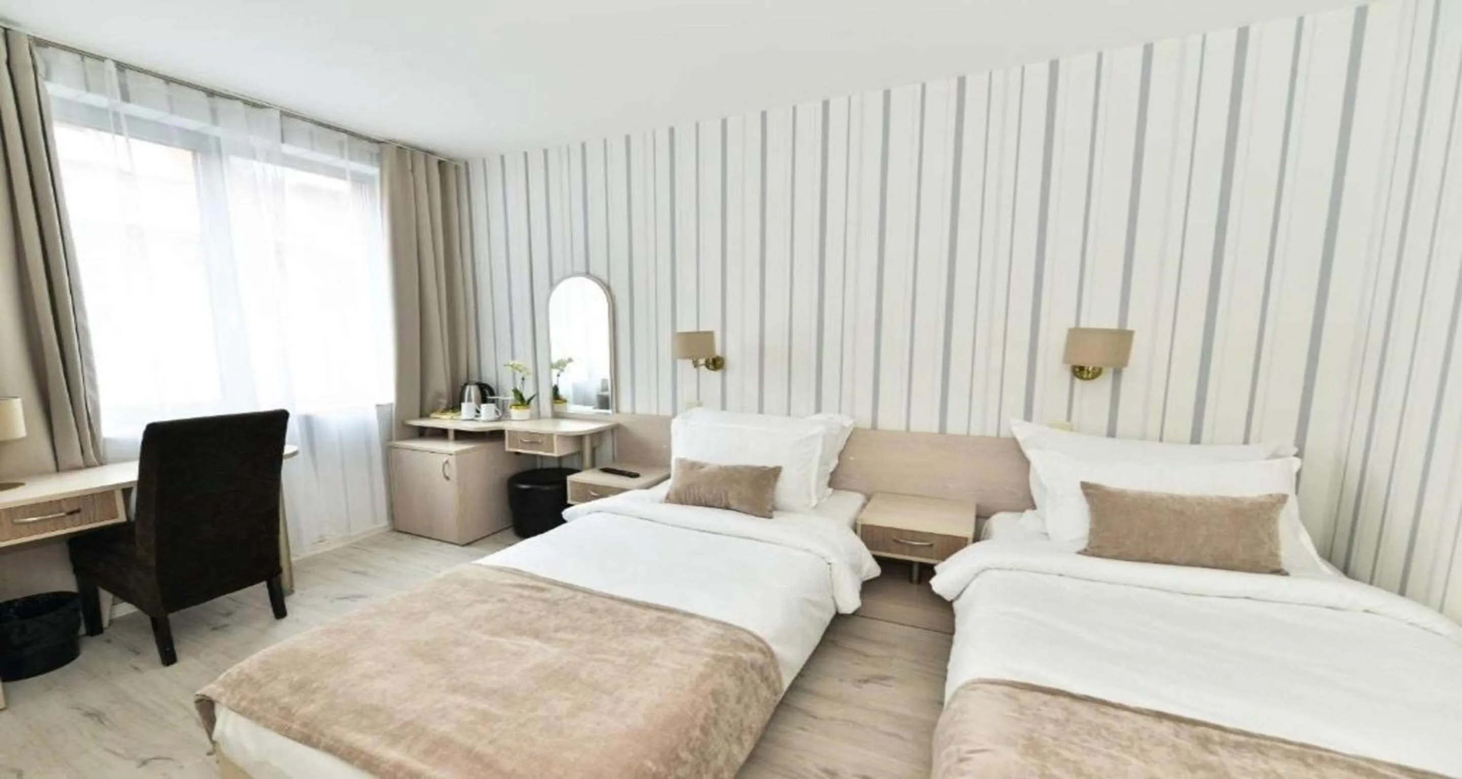 Bedroom, Bed in Art Plaza Hotel