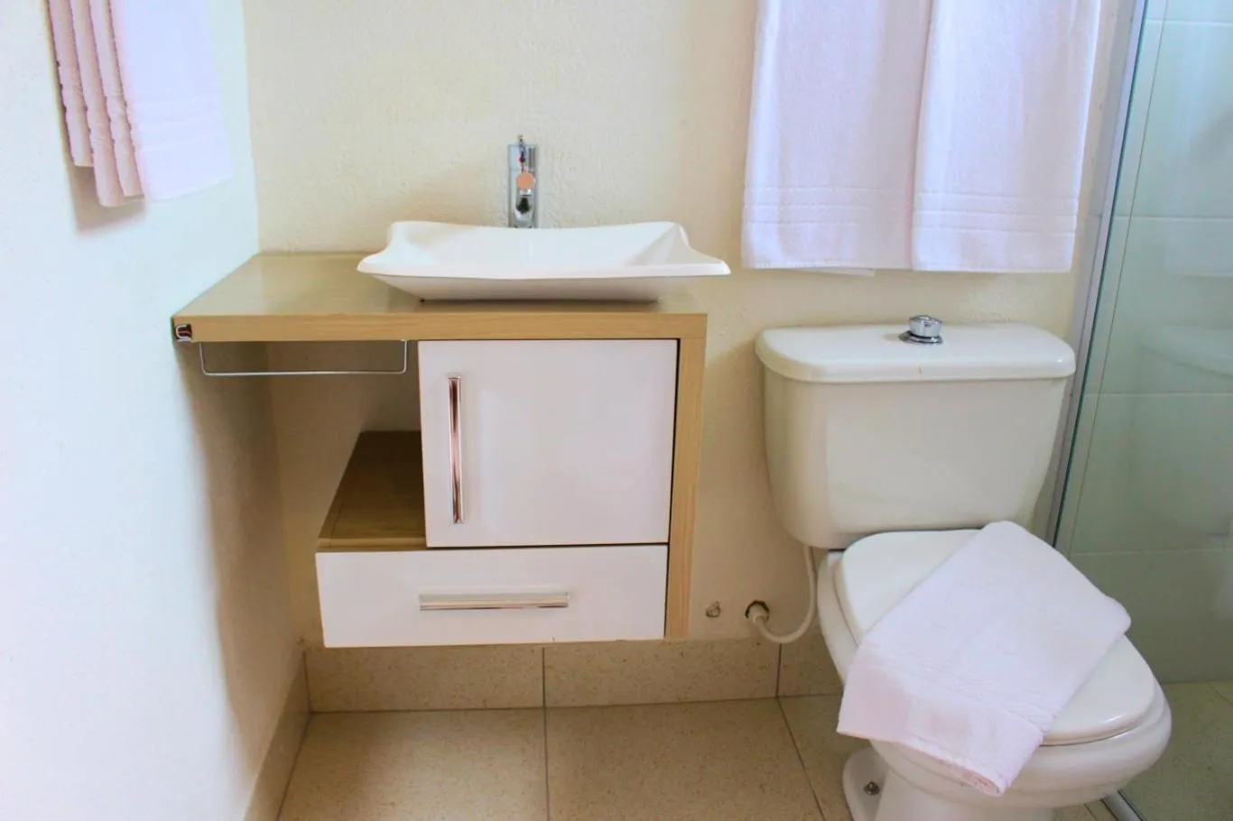 Bathroom in Don Marcos Hotel com Restaurante e Pizzaria