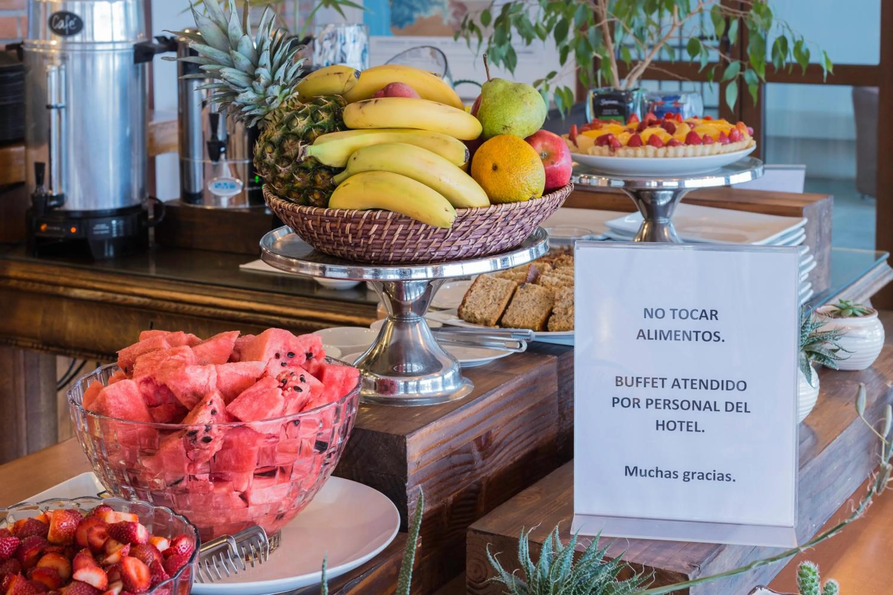 Breakfast in Hotel y Cabañas Campanario
