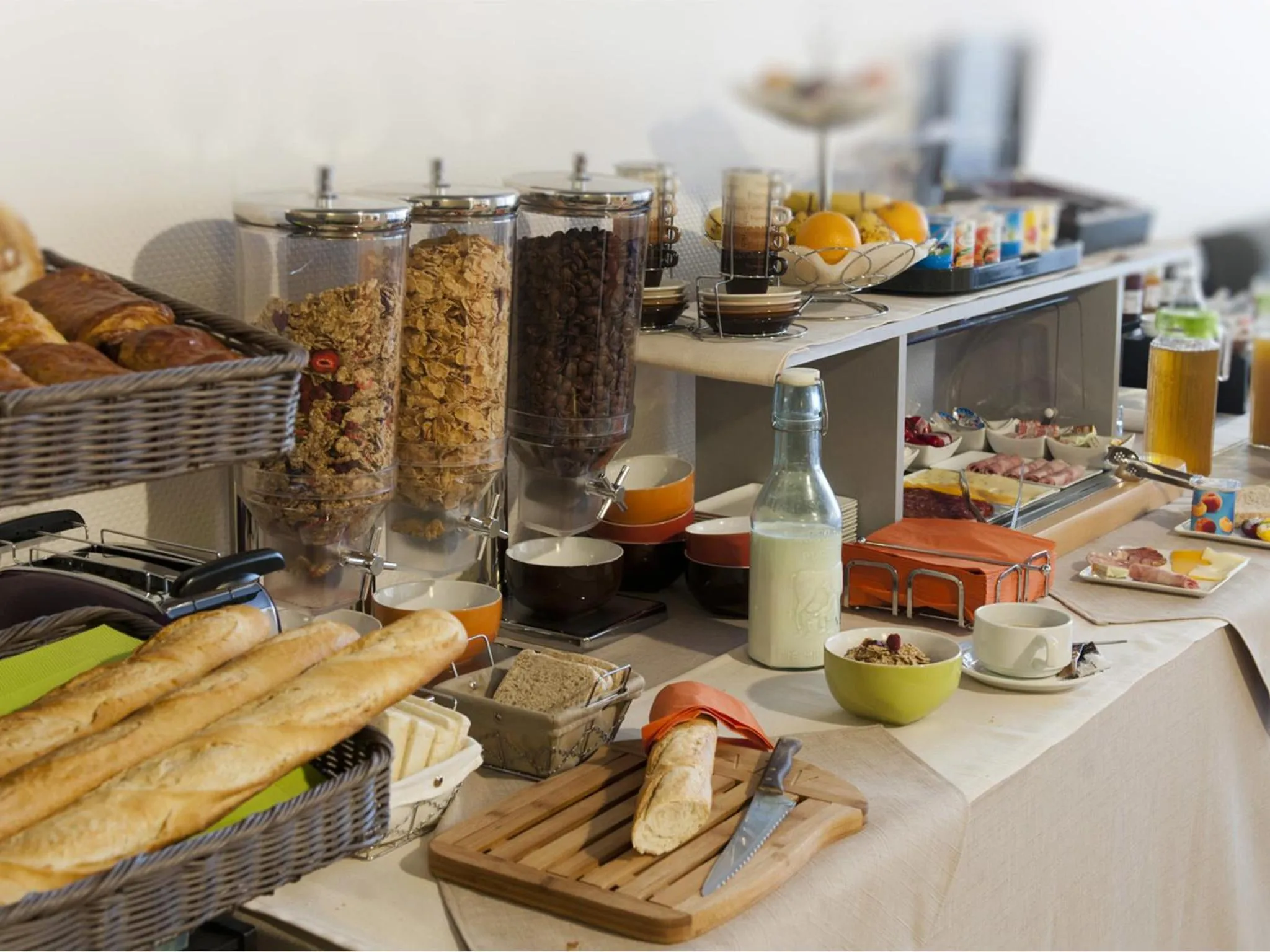 Restaurant/places to eat in Hôtel Beau Rivage