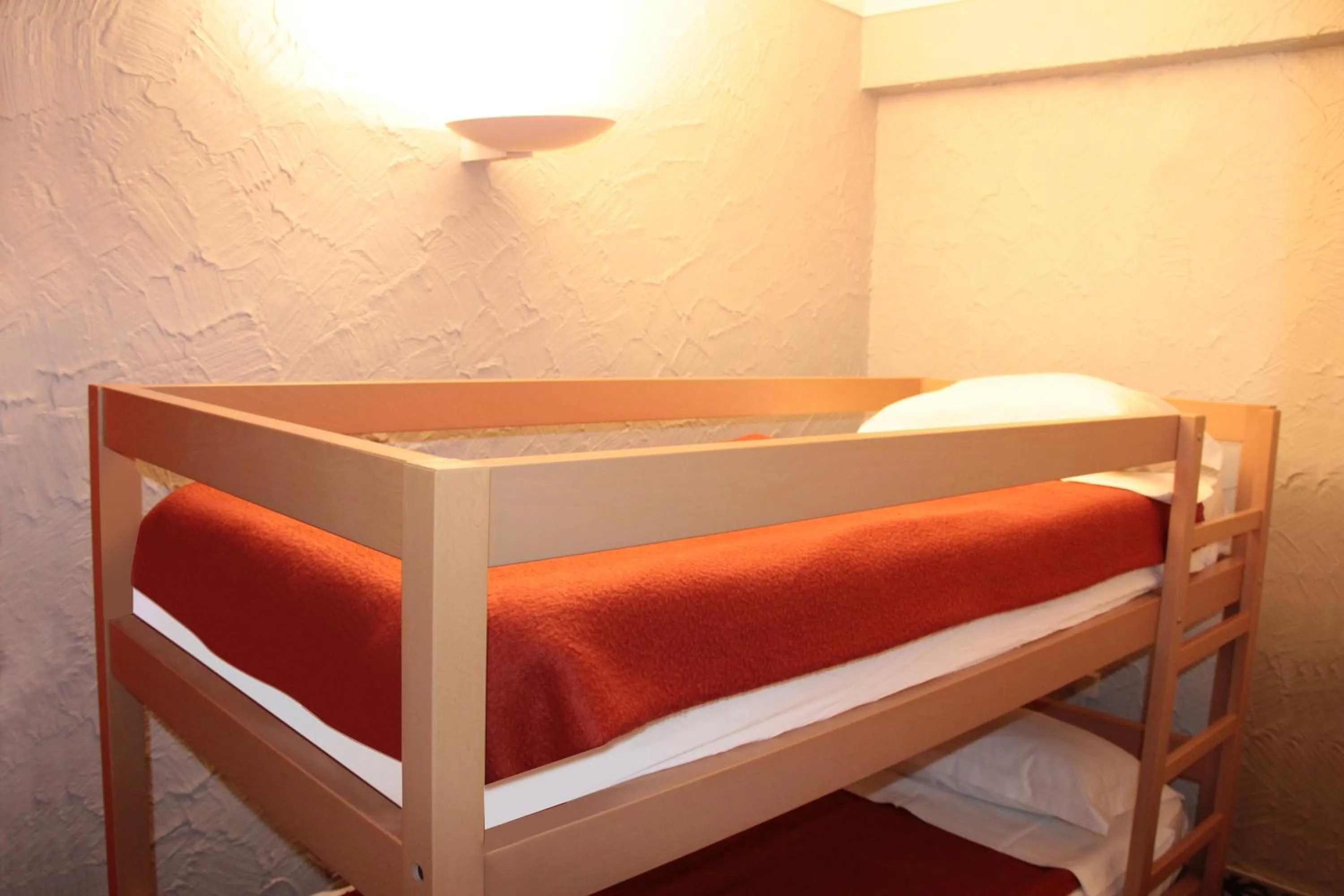 bunk bed, Bed in Hôtel Beau Rivage
