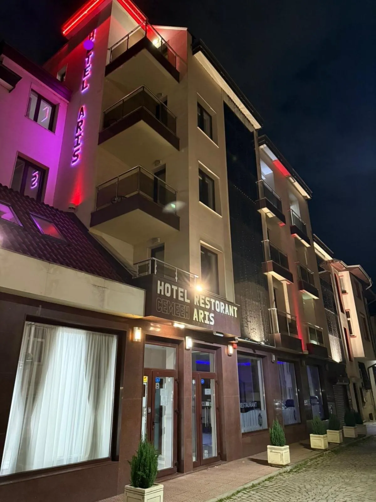 Property building in Hotel Aris