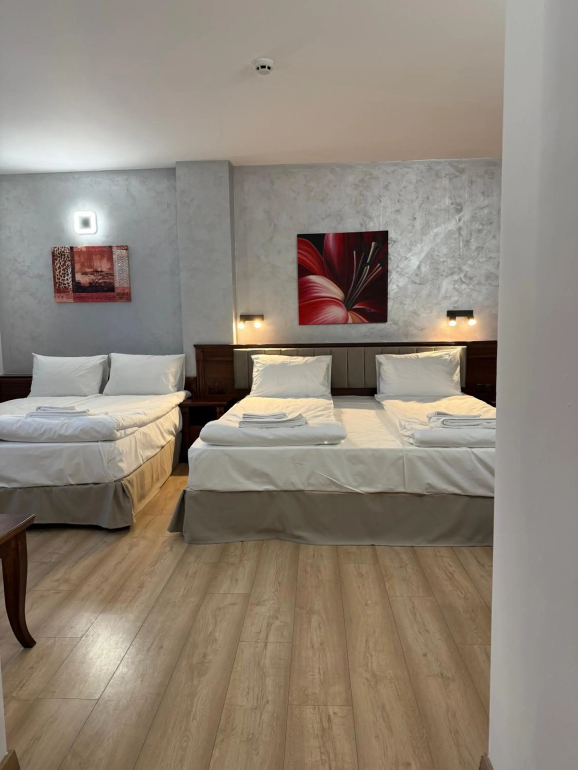 Photo of the whole room, Bed in Hotel Aris