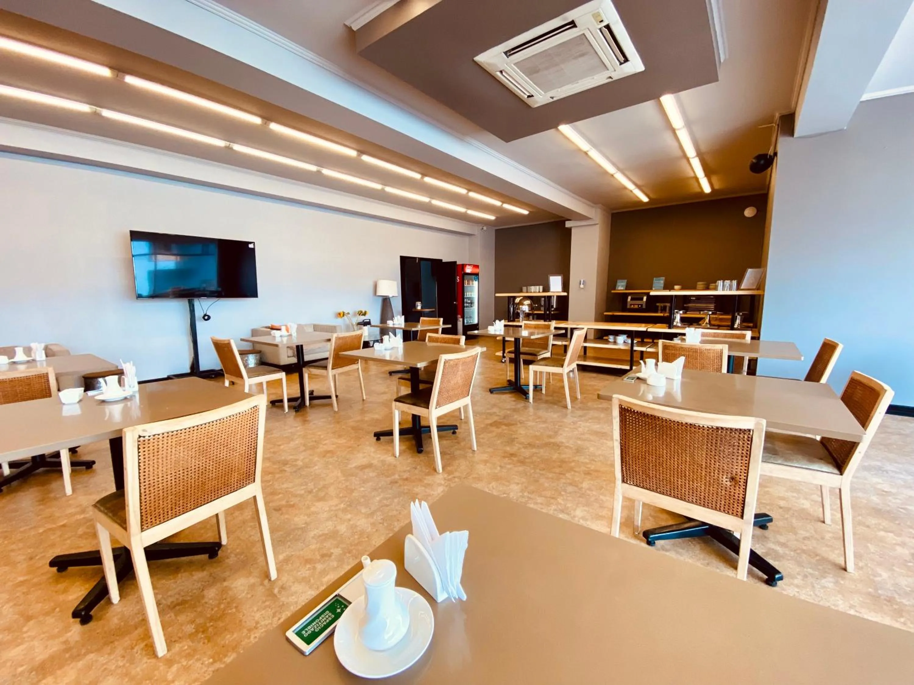 Restaurant/places to eat in Gran Cavancha Suite