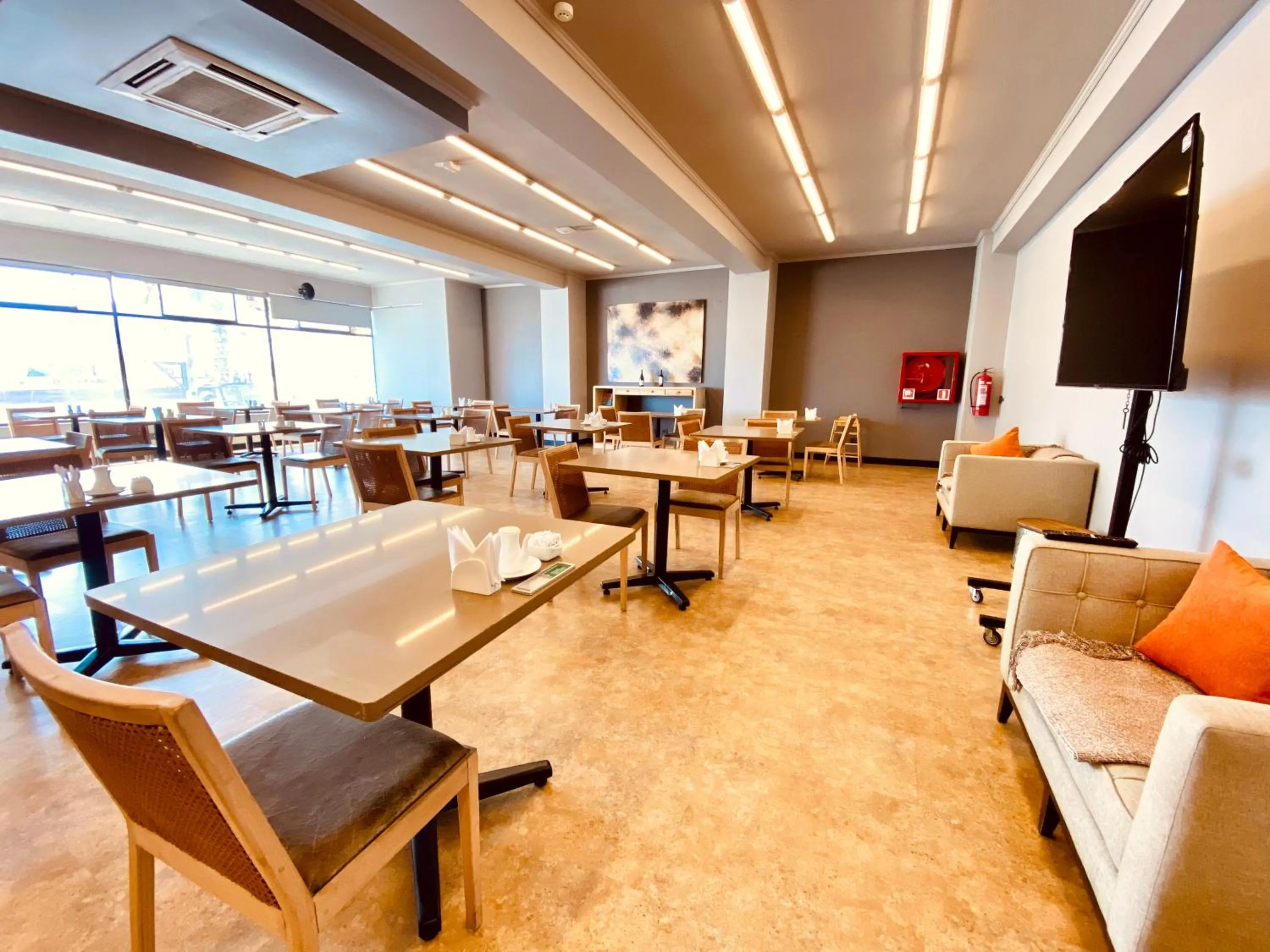 Restaurant/places to eat in Gran Cavancha Suite