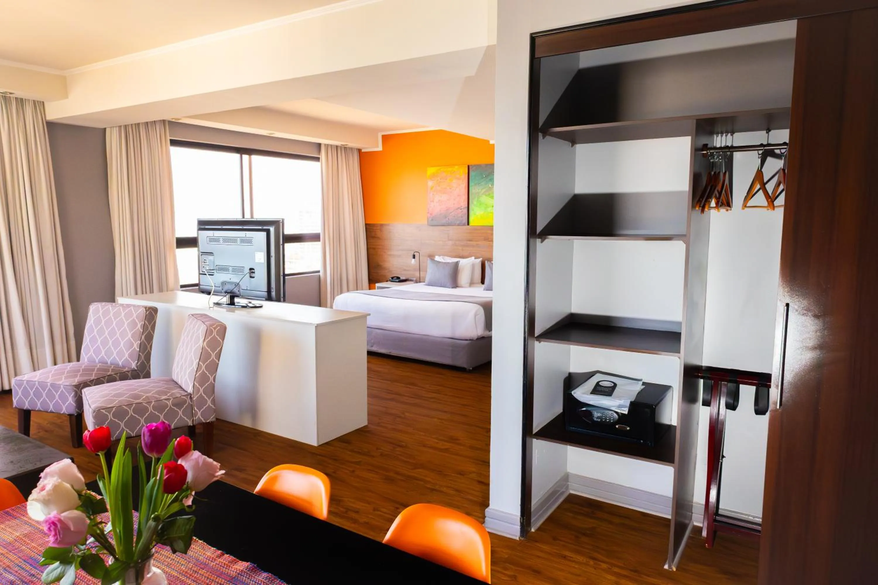 Photo of the whole room, Bed in Gran Cavancha Suite