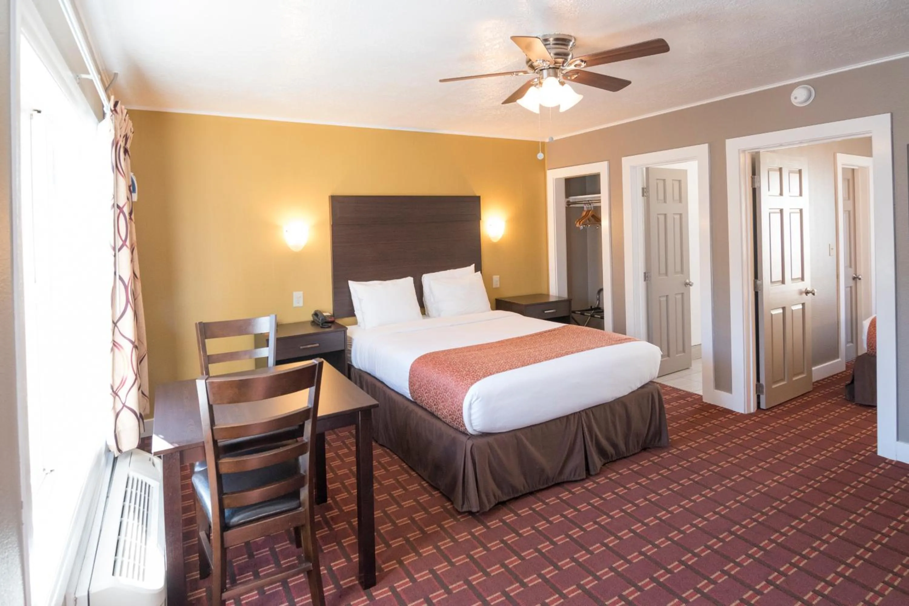 Bedroom, Bed in Capitol Hill Motel