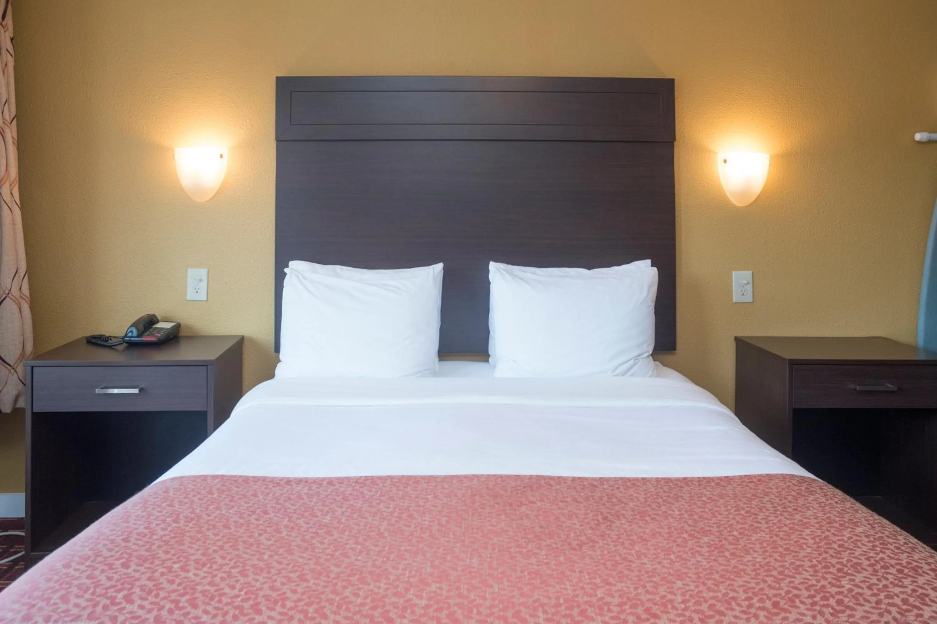 Bed in Capitol Hill Motel