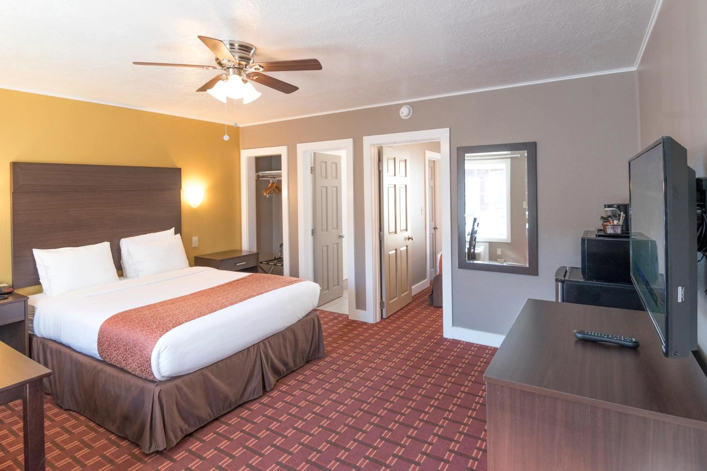 Bedroom, Bed in Capitol Hill Motel