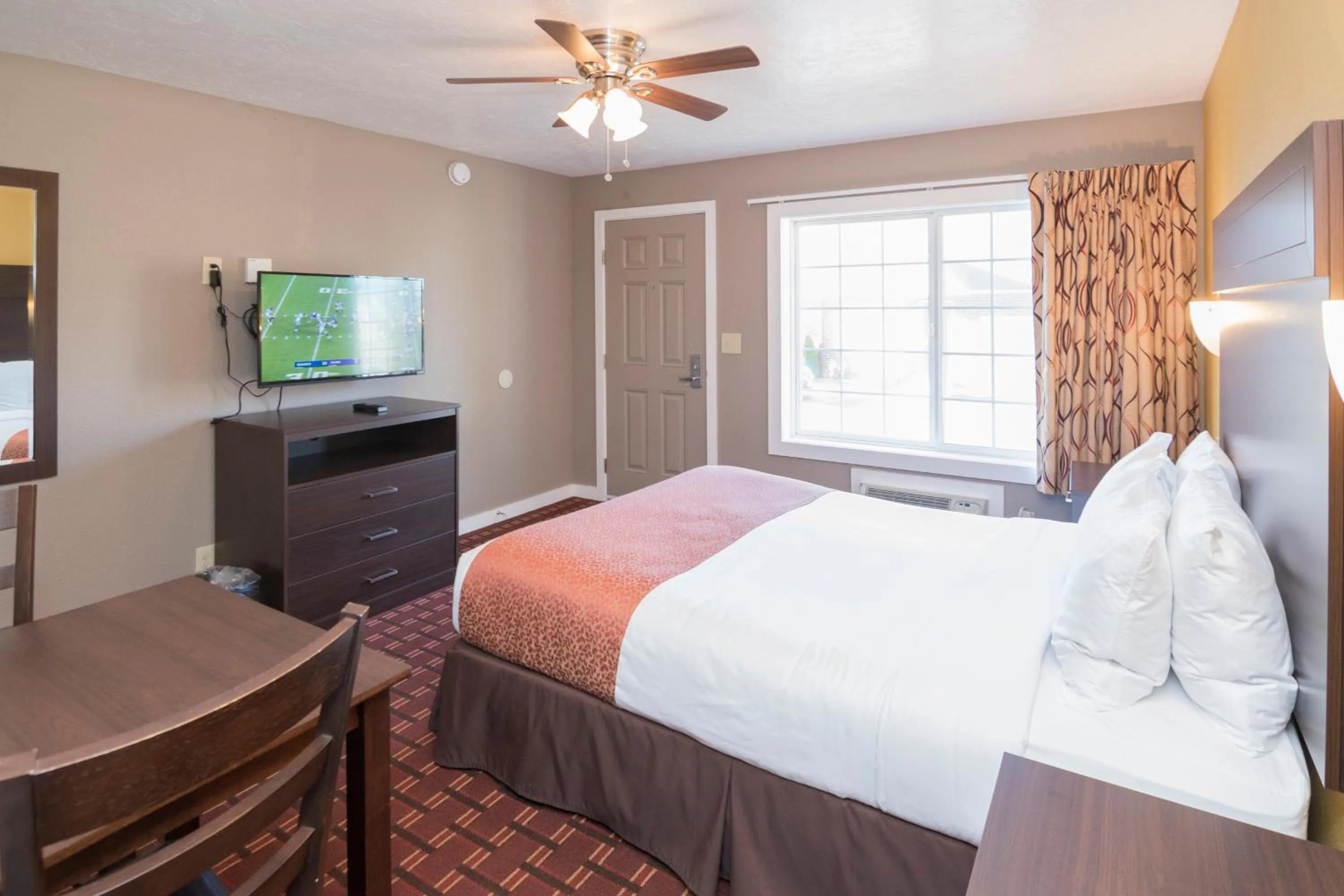 Bed in Capitol Hill Motel