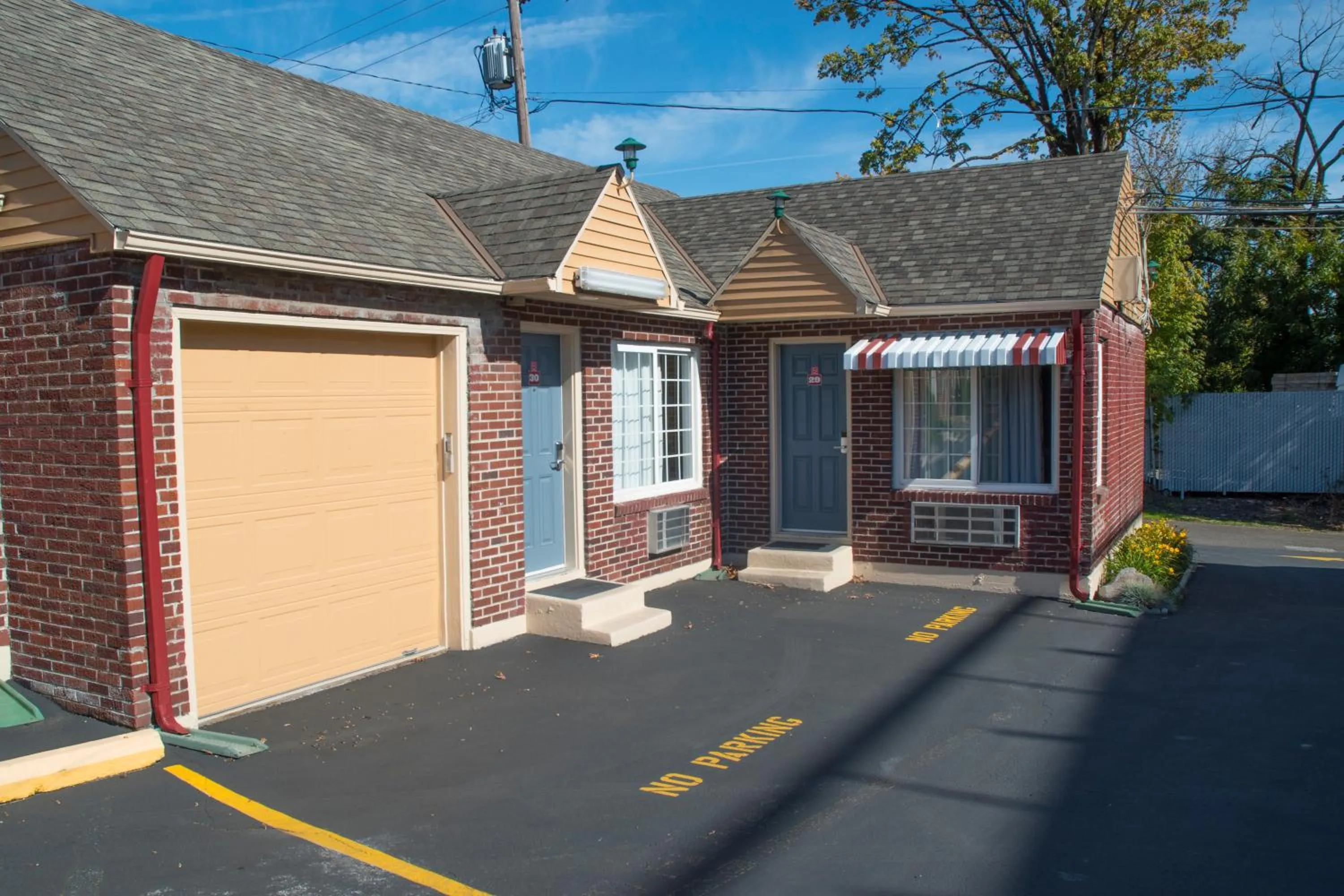 Property building in Capitol Hill Motel