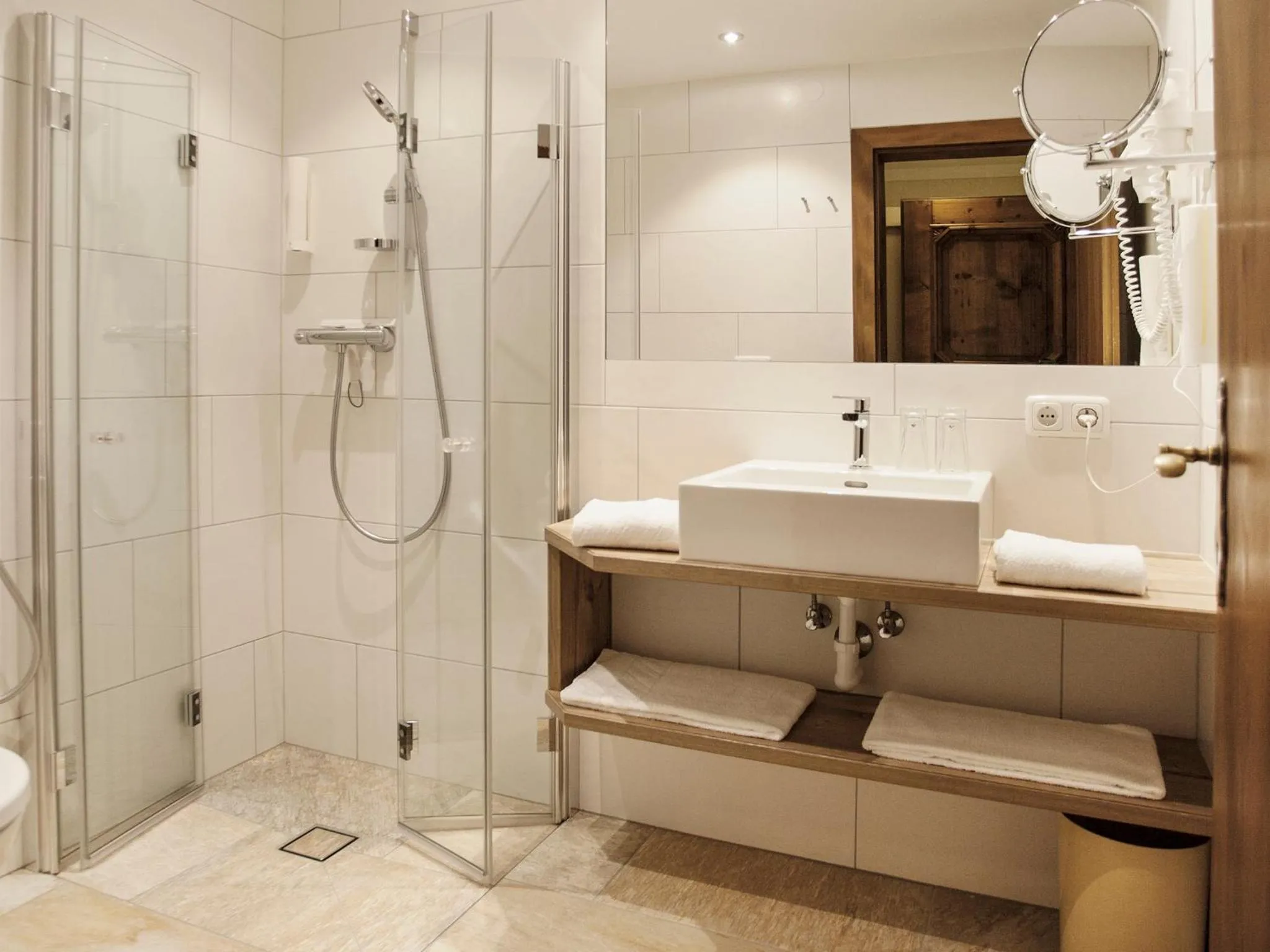 Bathroom in Hotel Senningerbräu