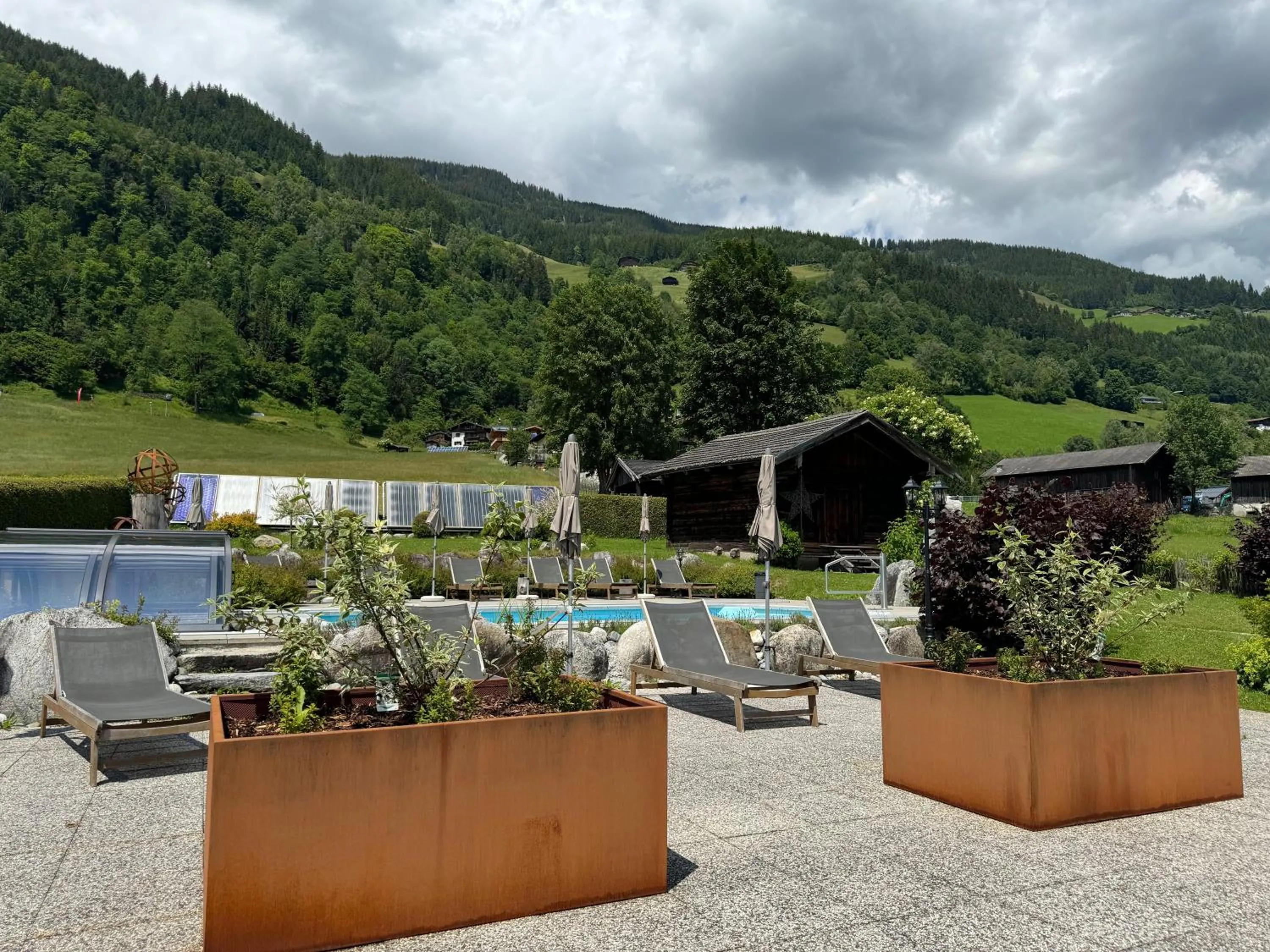 Swimming pool in Hotel Senningerbräu