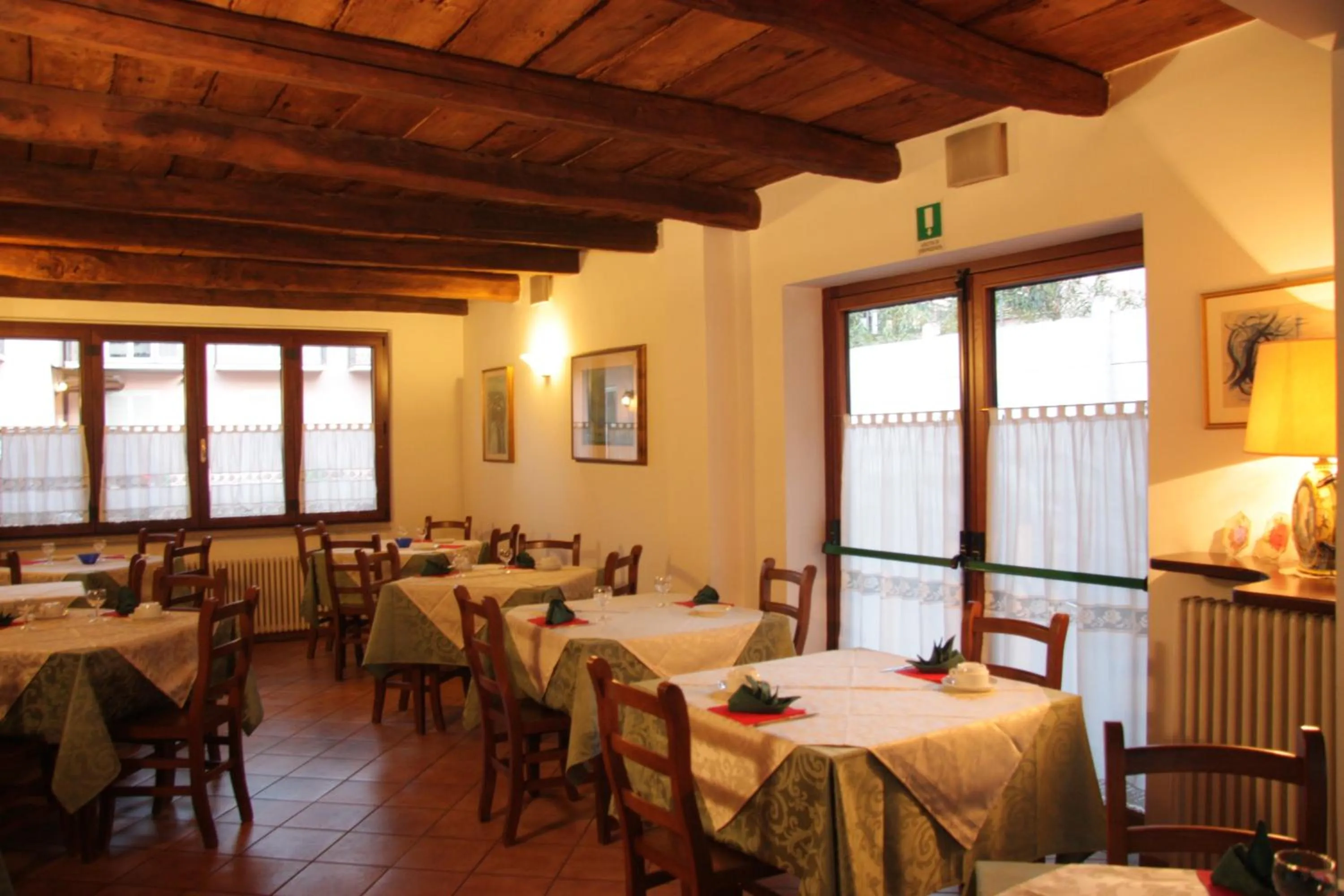Restaurant/places to eat in Hotel La Locanda