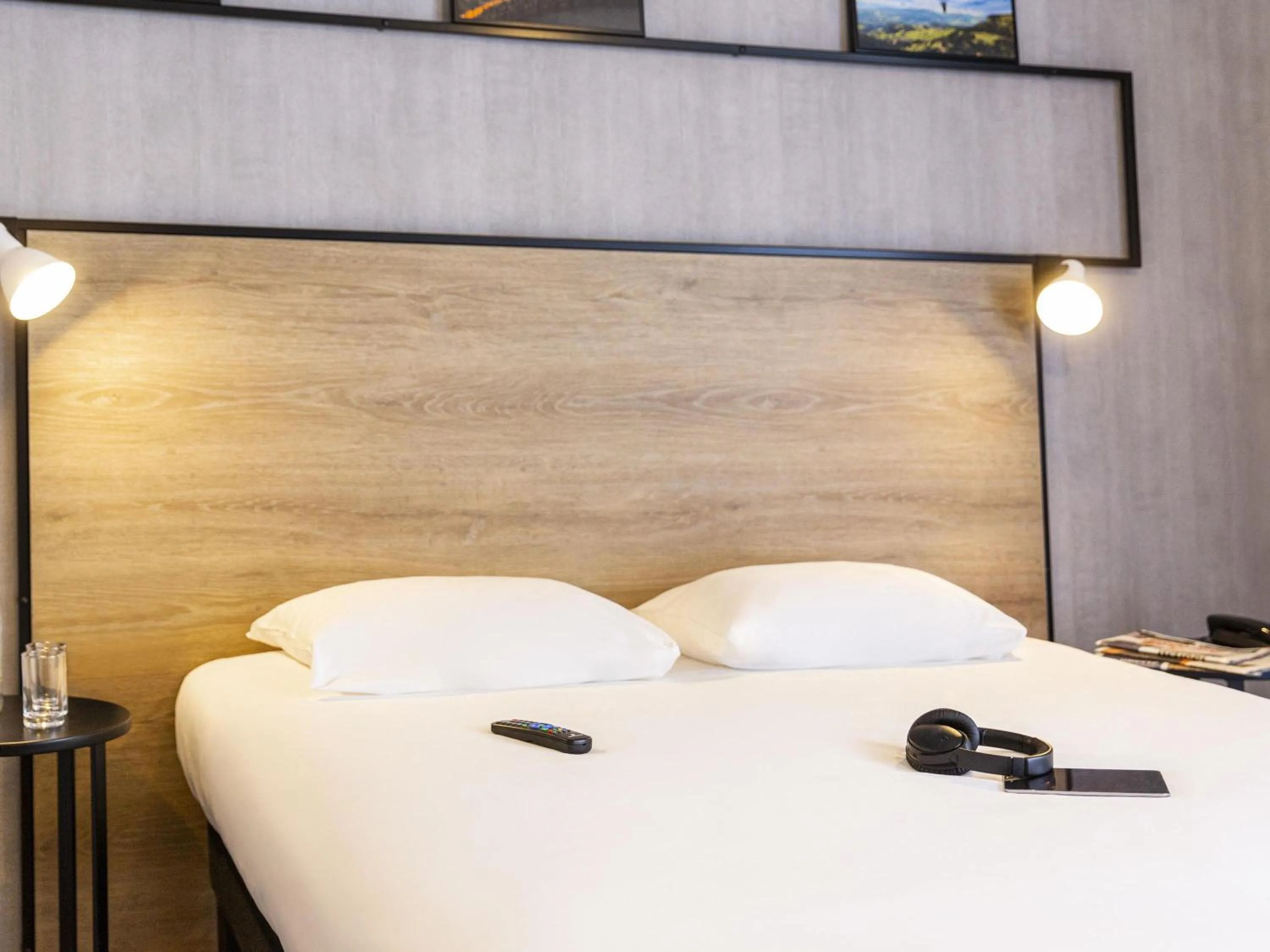 Bedroom, Bed in Ibis Centre Millau