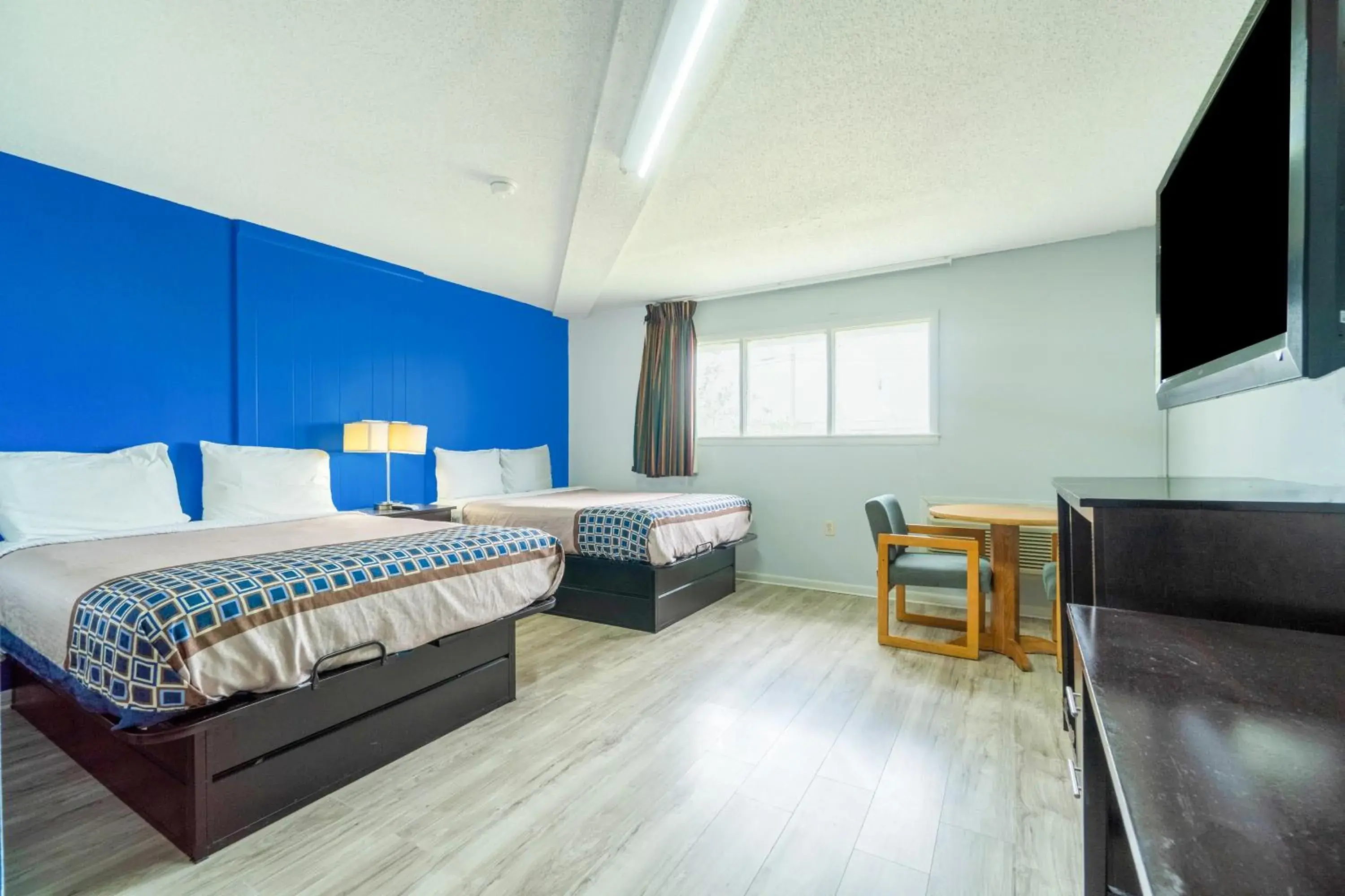 3 Full Bed Non-Smoking in Lamplighter Inn By OYO Independence 3 Full Bed Non-Smoking in Lamplighter Inn By OYO Independence