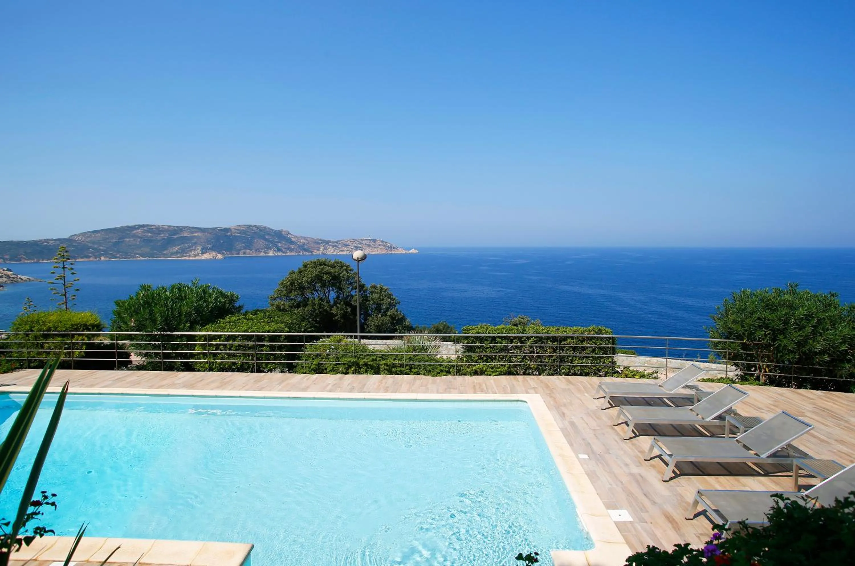 Swimming pool in Le Saint Erasme, Hotel Eco Friendly