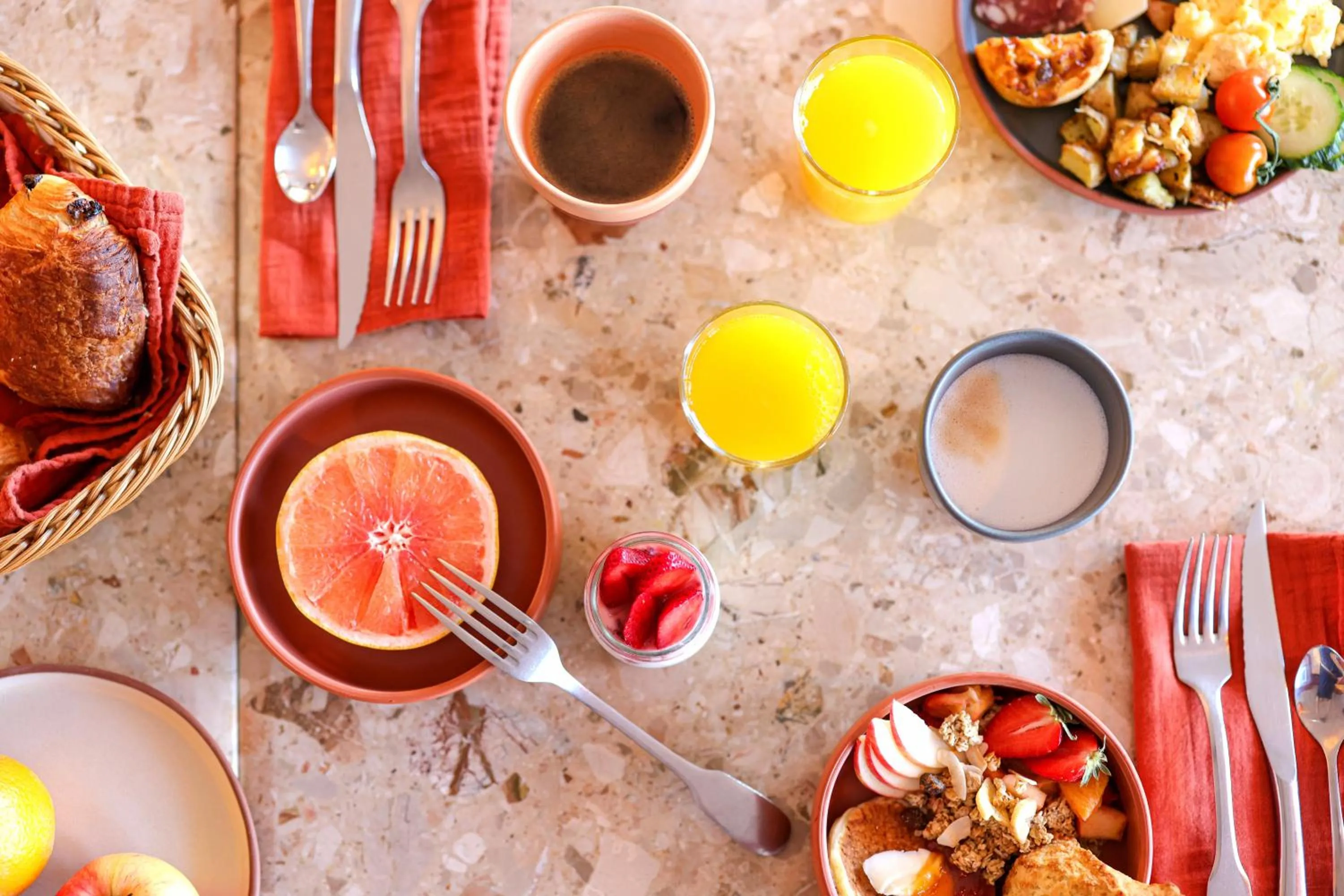 Breakfast in Le Saint Erasme, Hotel Eco Friendly