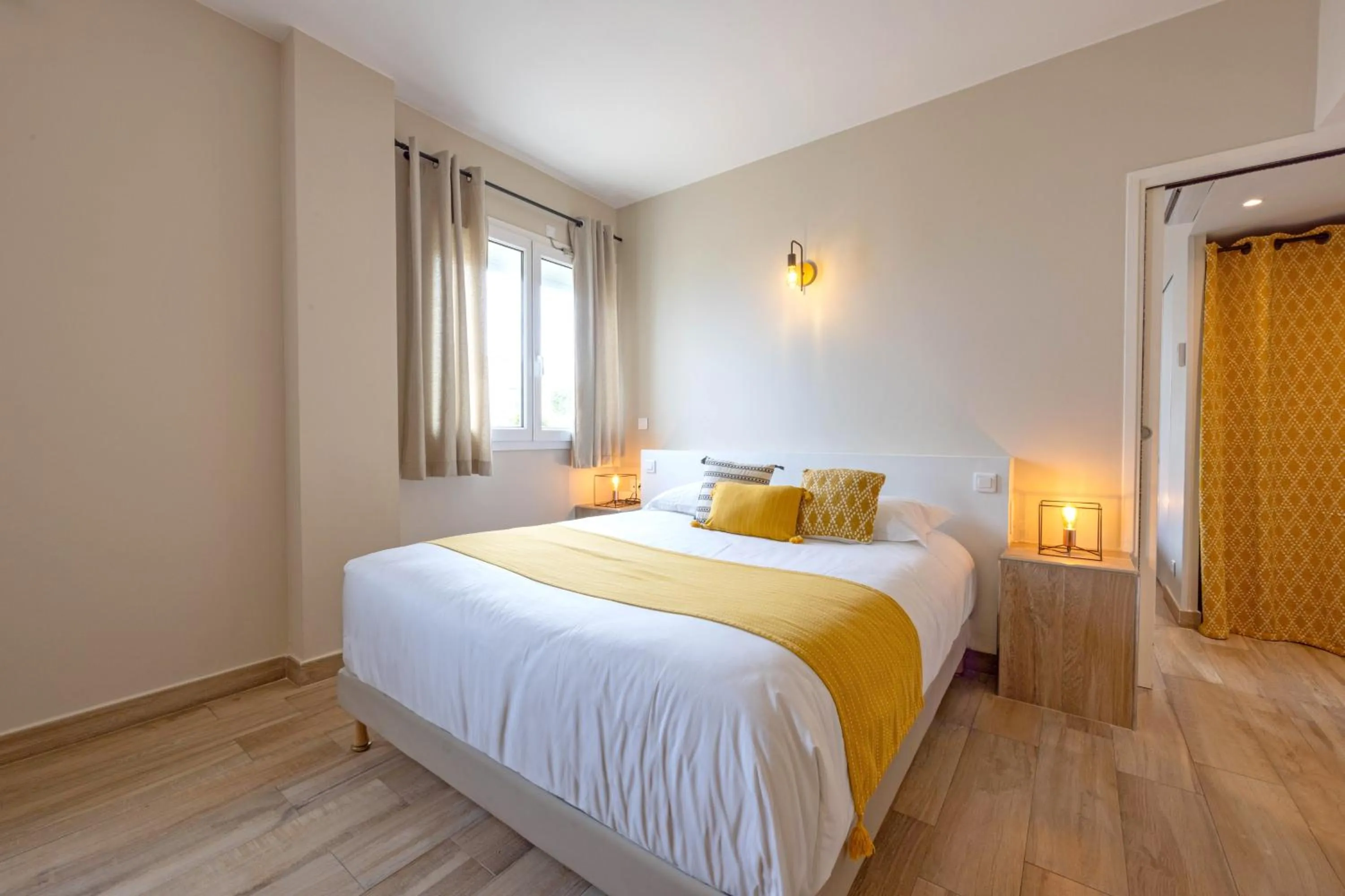 Bedroom, Bed in Le Saint Erasme, Hotel Eco Friendly