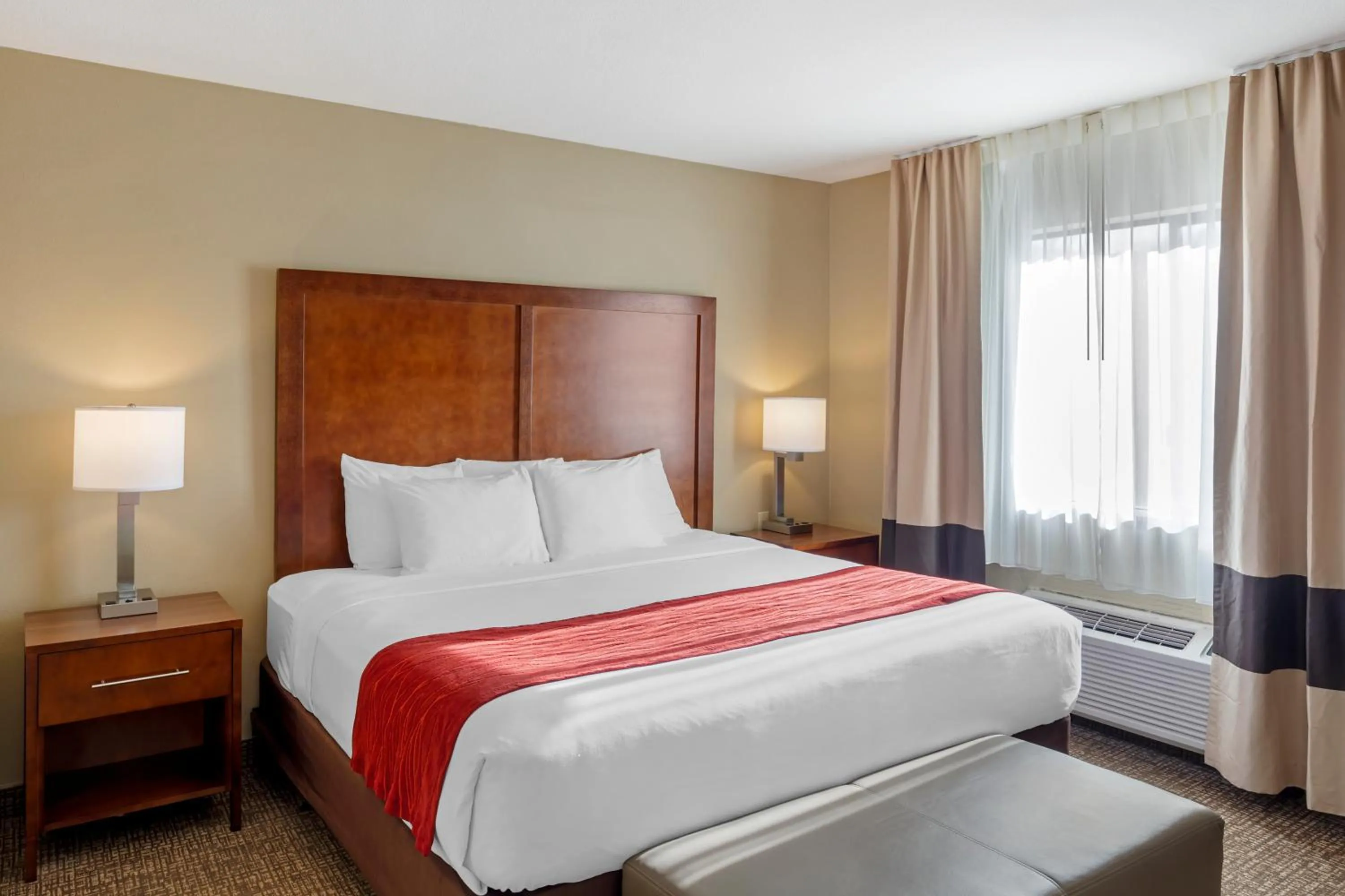 Bed in Comfort Inn & Suites Rocklin - Roseville
