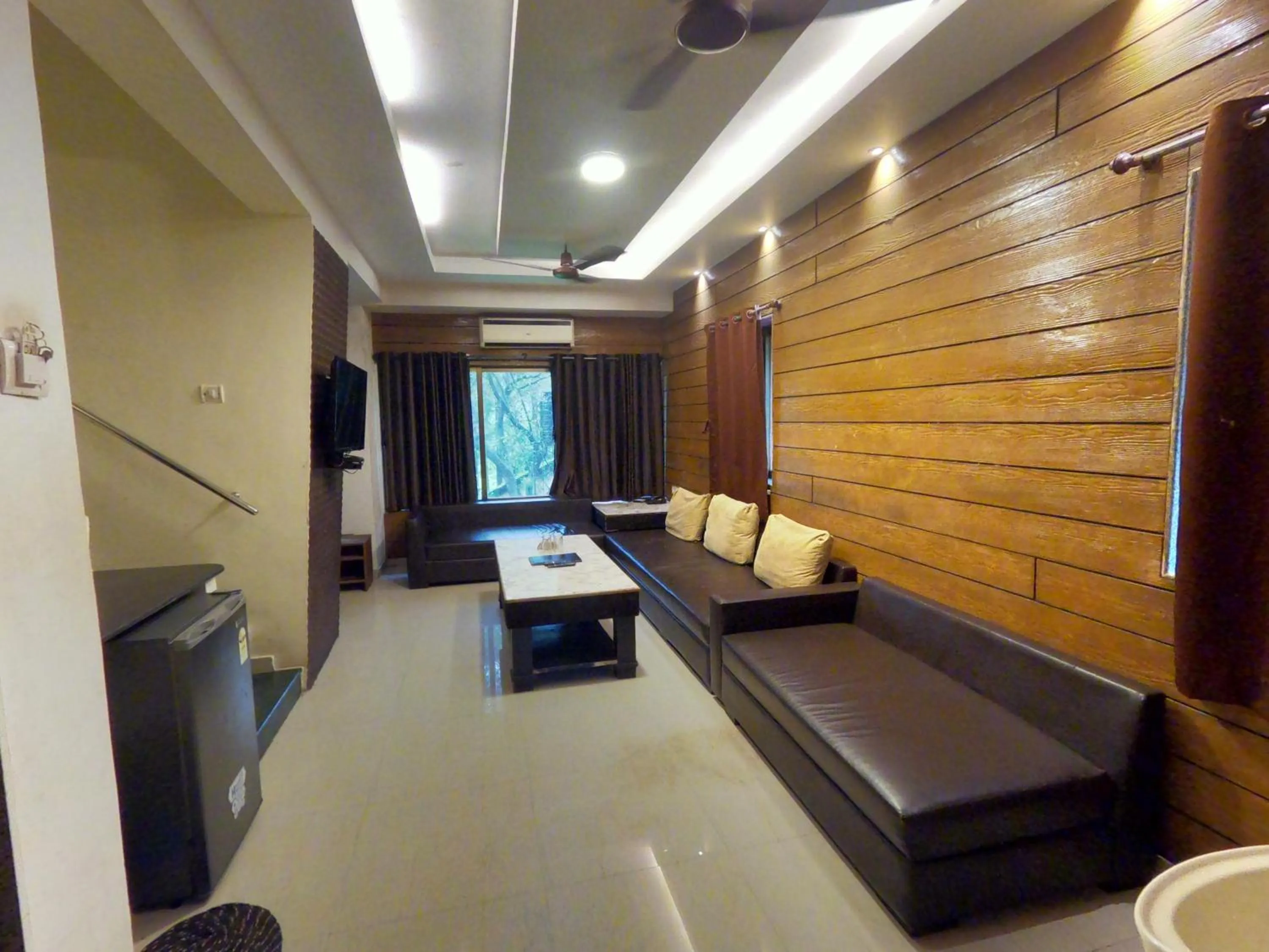 Living room in Hill Forest Resort