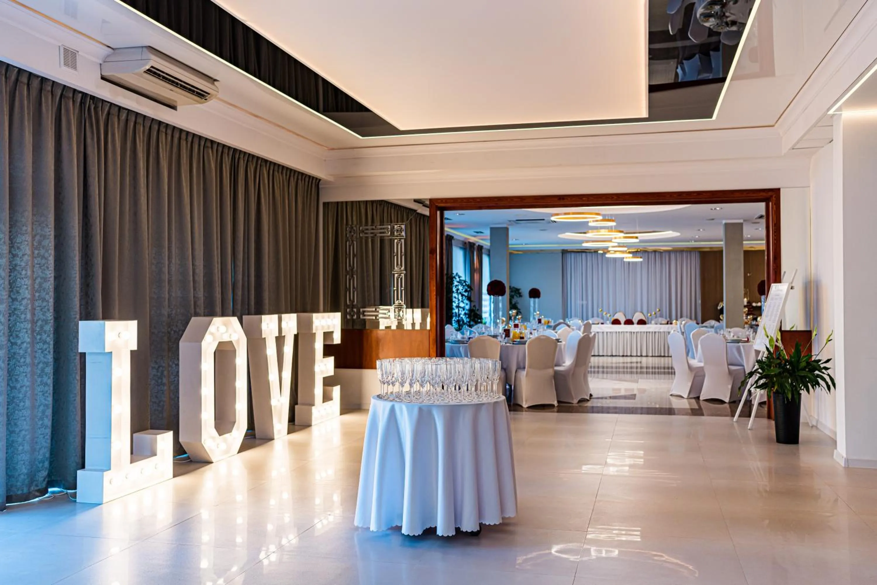 Restaurant/places to eat in GLAMOUR - Restaurant & SPA