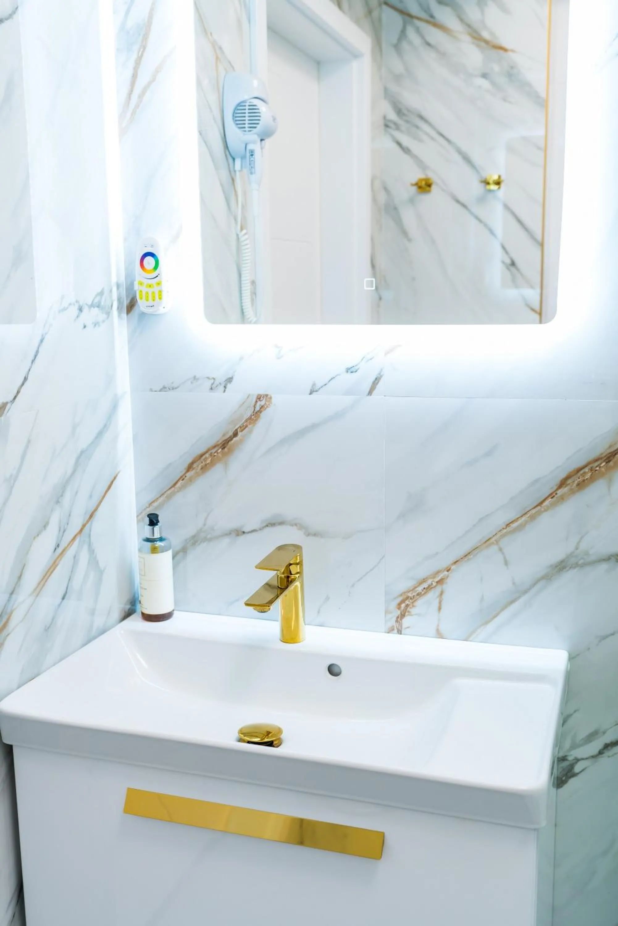 Bathroom in GLAMOUR - Restaurant & SPA