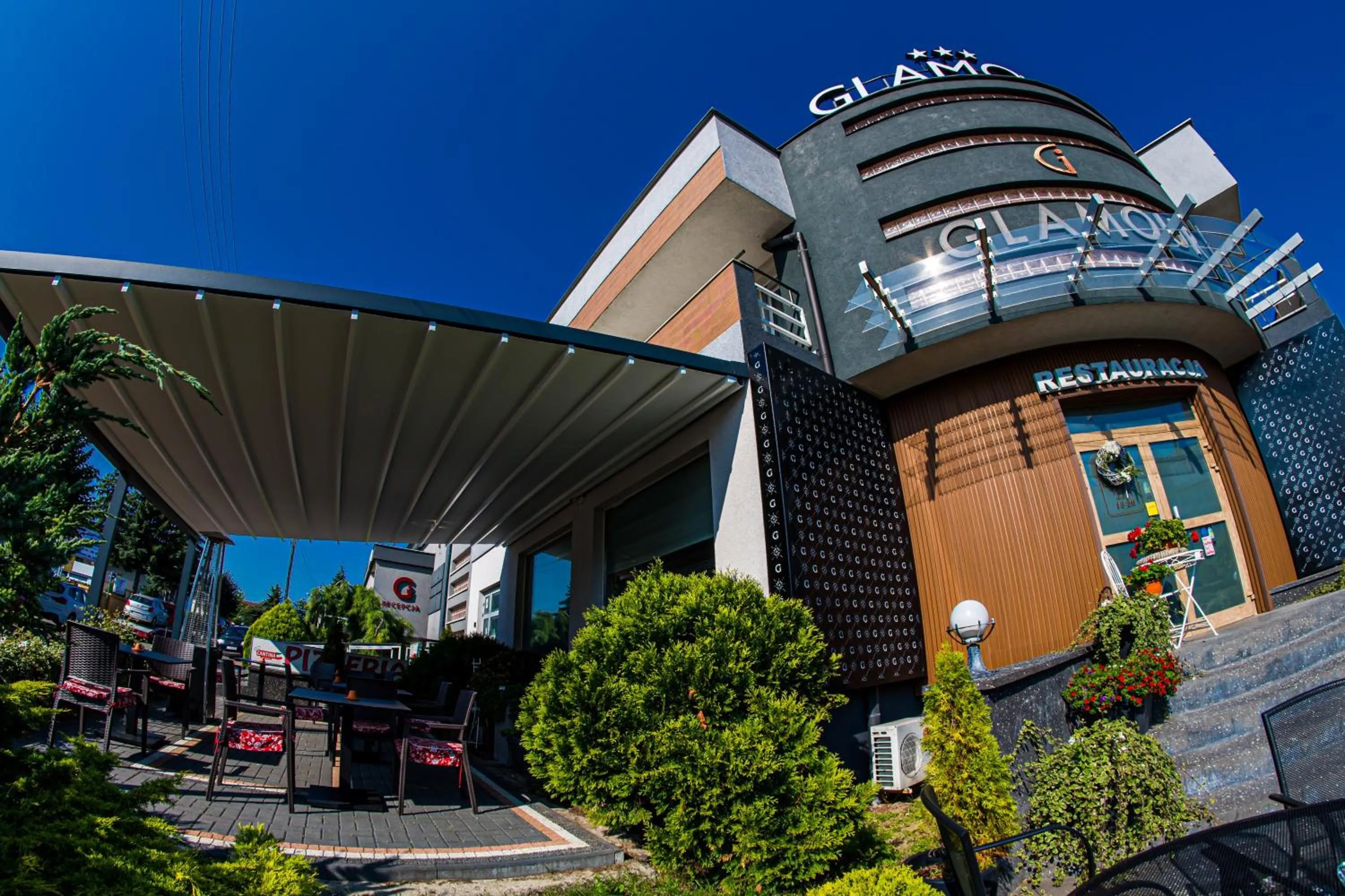 Property building in GLAMOUR - Restaurant & SPA