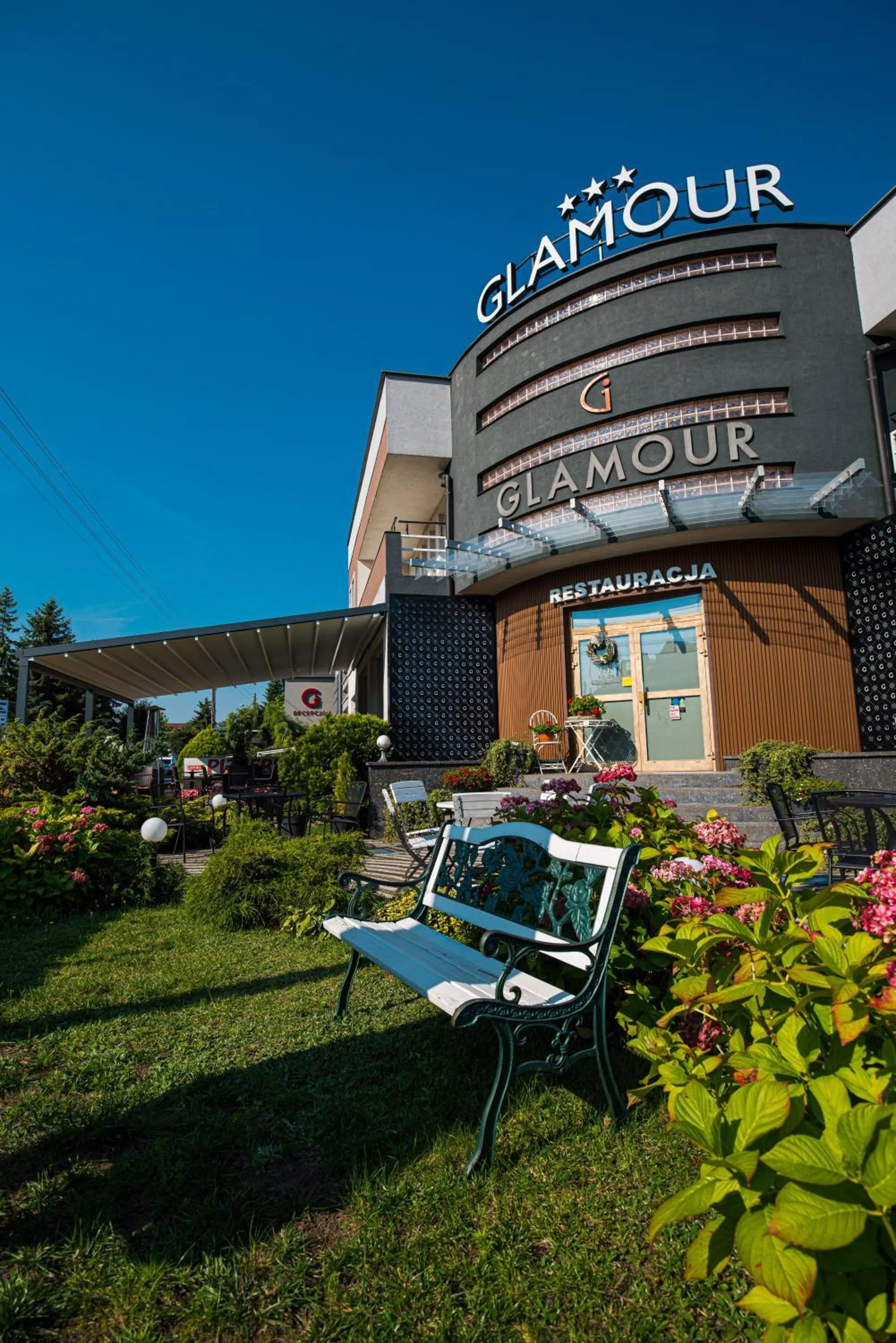 Property building in GLAMOUR - Restaurant & SPA