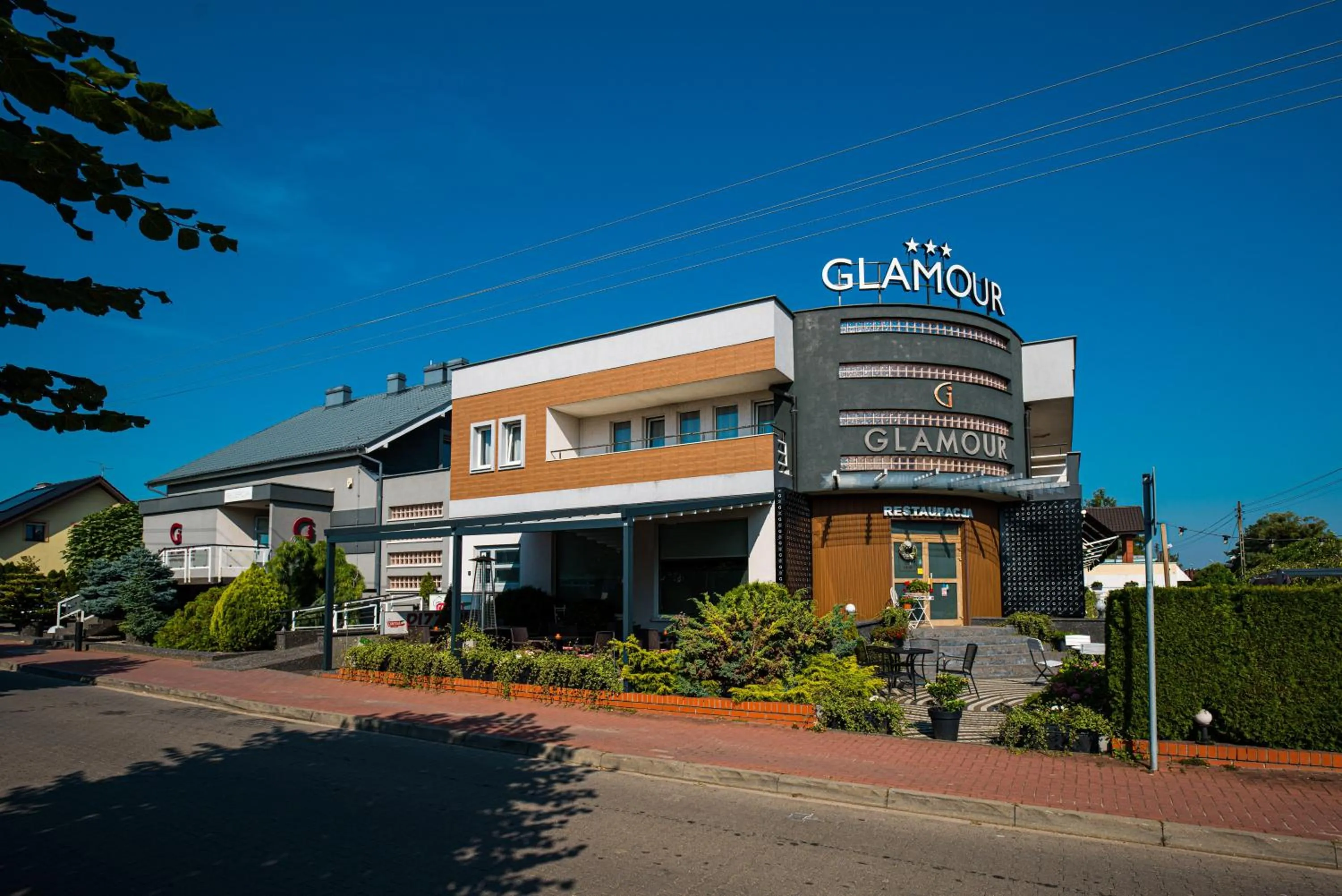Property building in GLAMOUR - Restaurant & SPA