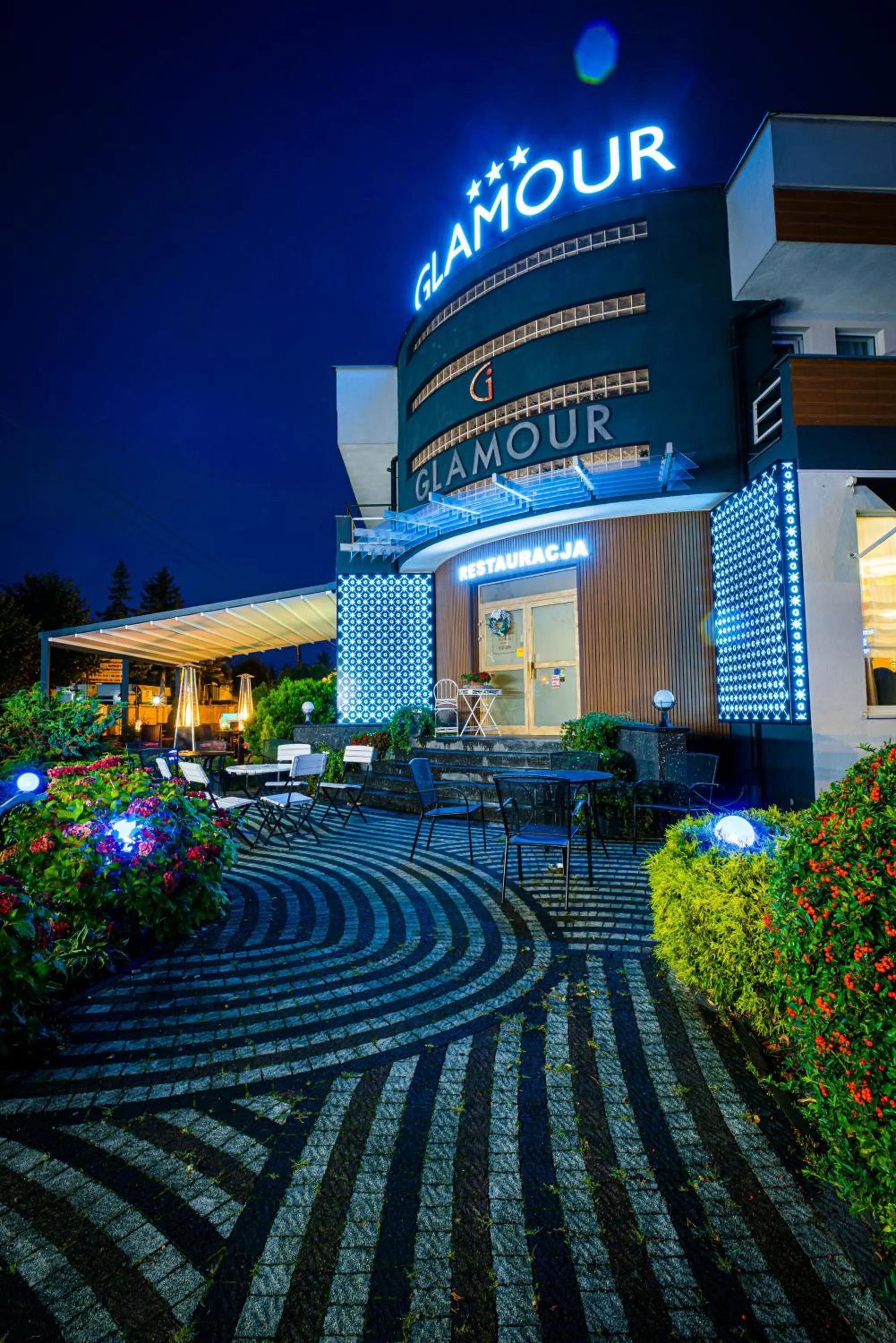 Property building in GLAMOUR - Restaurant & SPA