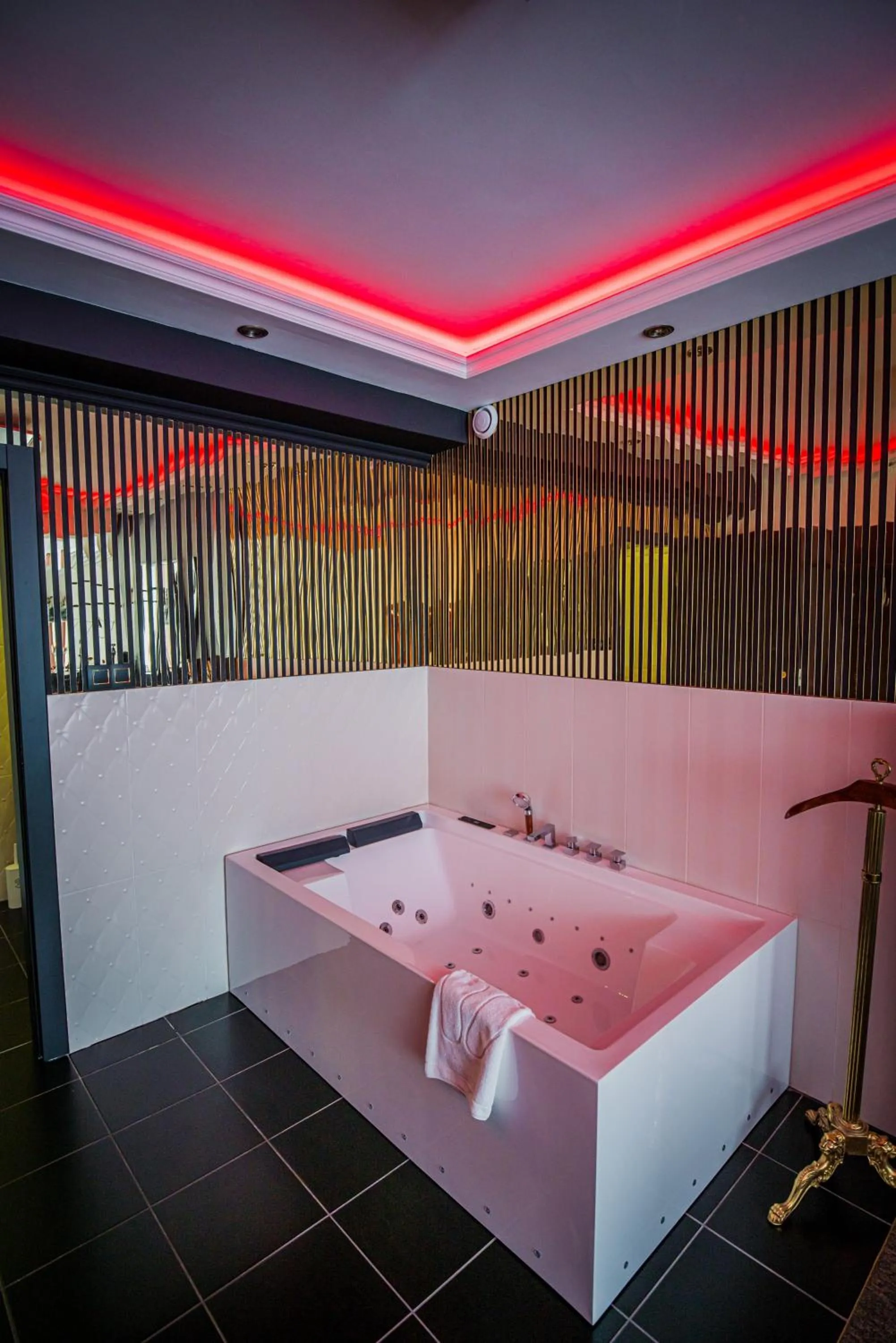 Bathroom in GLAMOUR - Restaurant & SPA