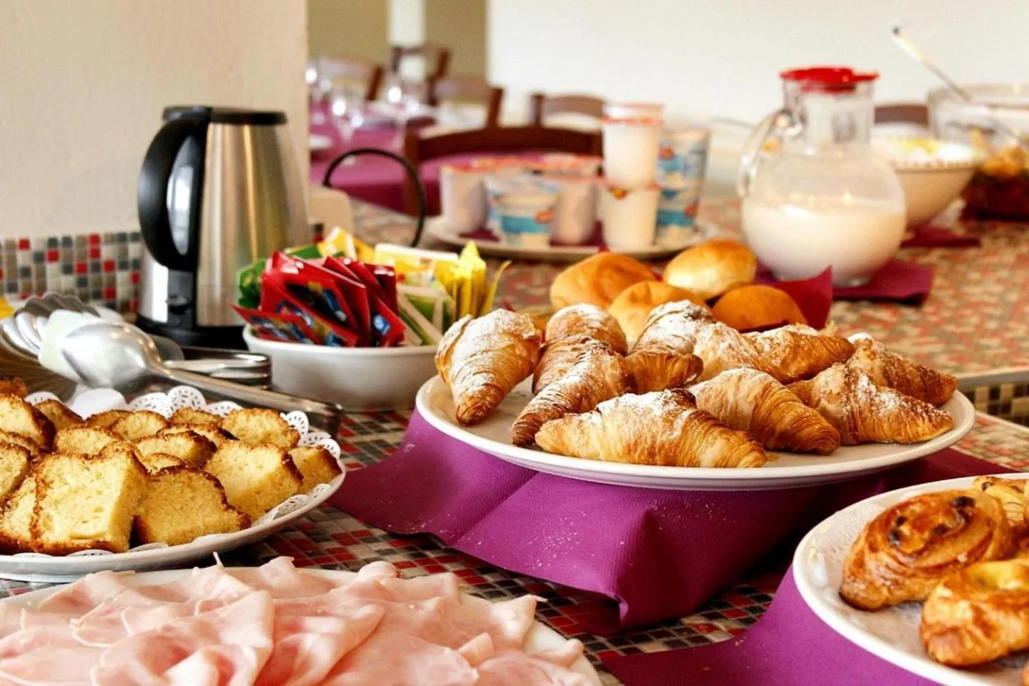 Breakfast in PFA Hotel La Darsena - Follonica