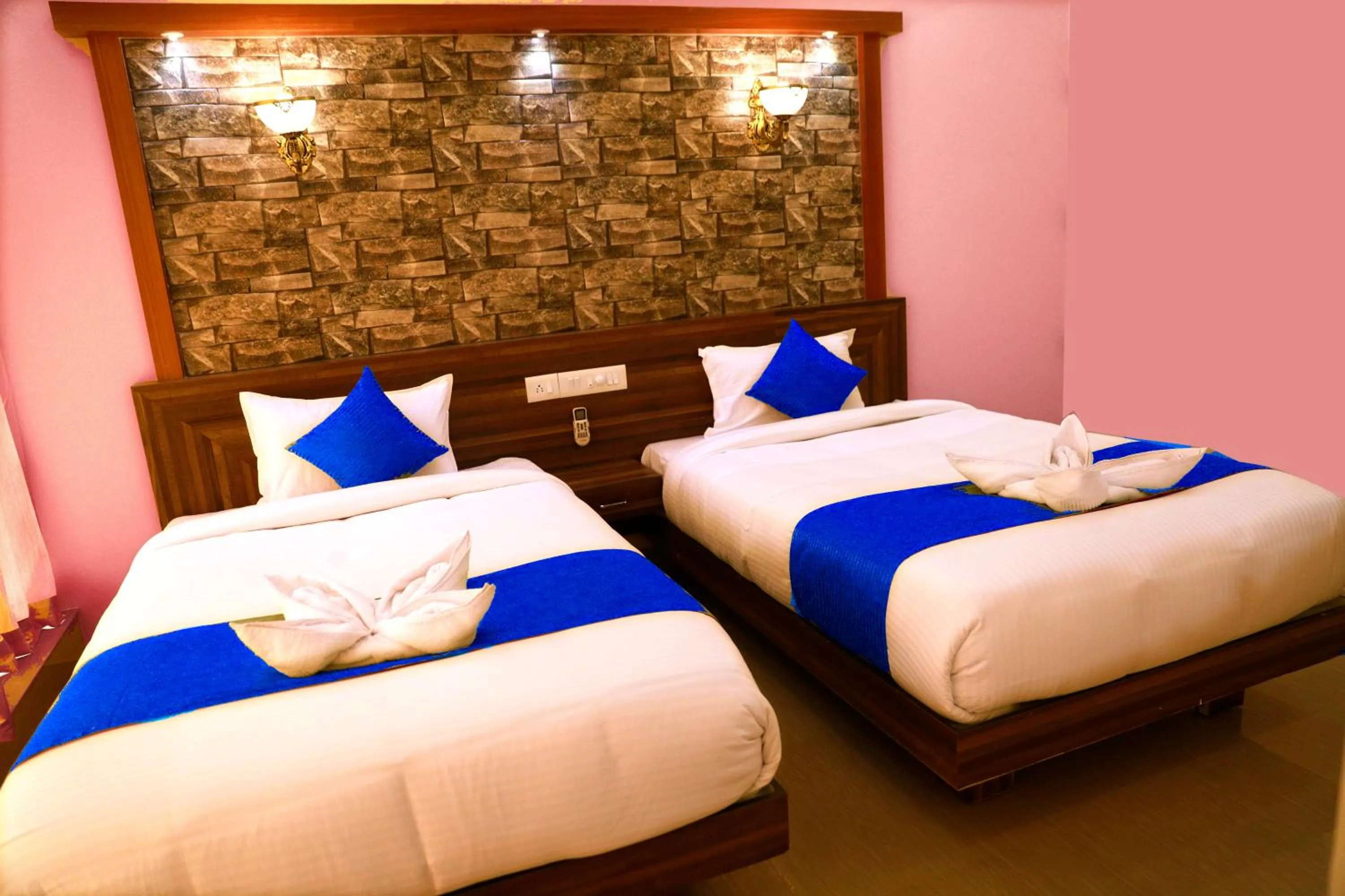 Bed in Hisham Residency