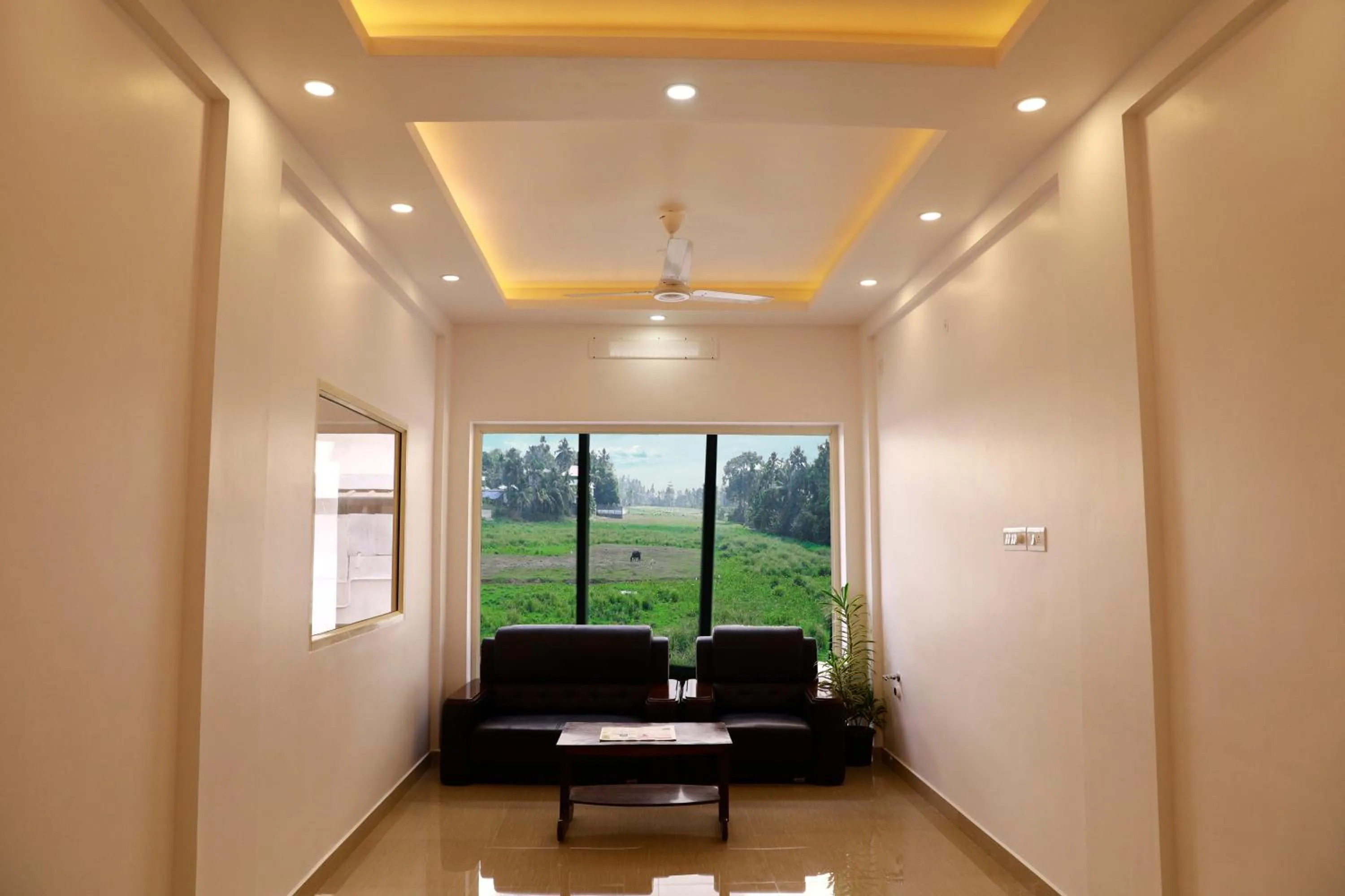 Communal lounge/ TV room in Hisham Residency