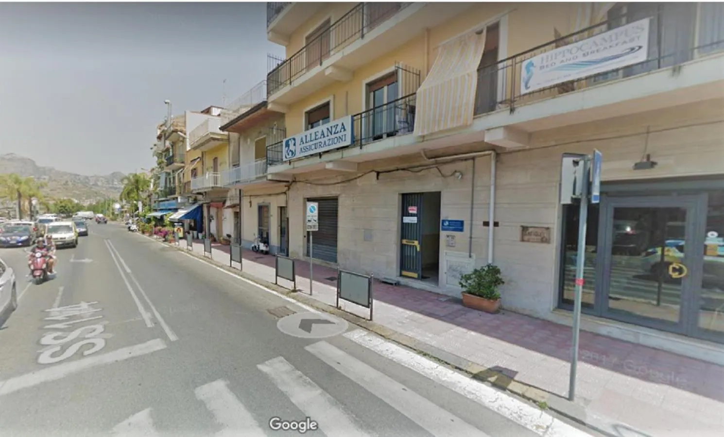 Facade/entrance in Hippocampus B&B