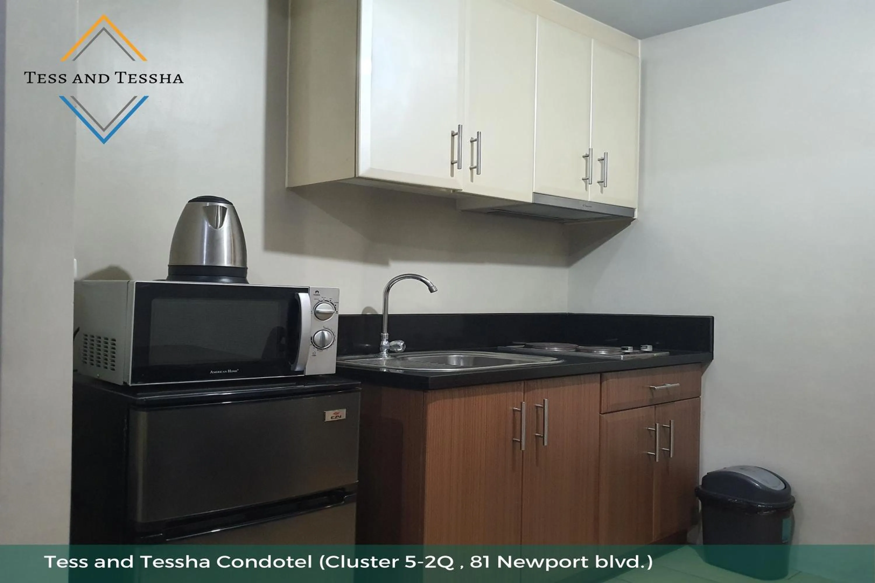 Kitchen or kitchenette in Tess and Tessha Condotel near T3 Airport
