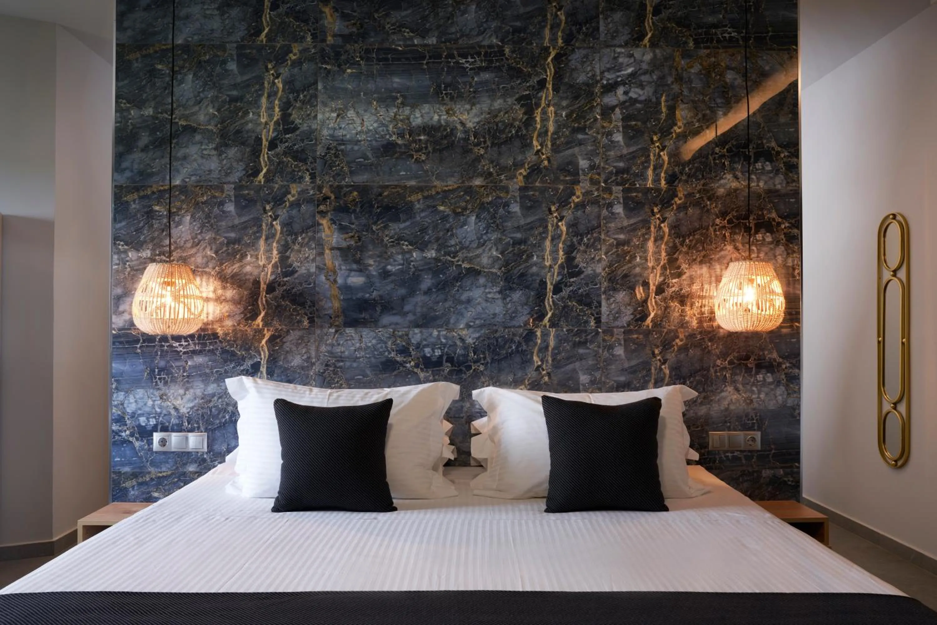 Bedroom, Bed in Mirabilia Boutique Hotel