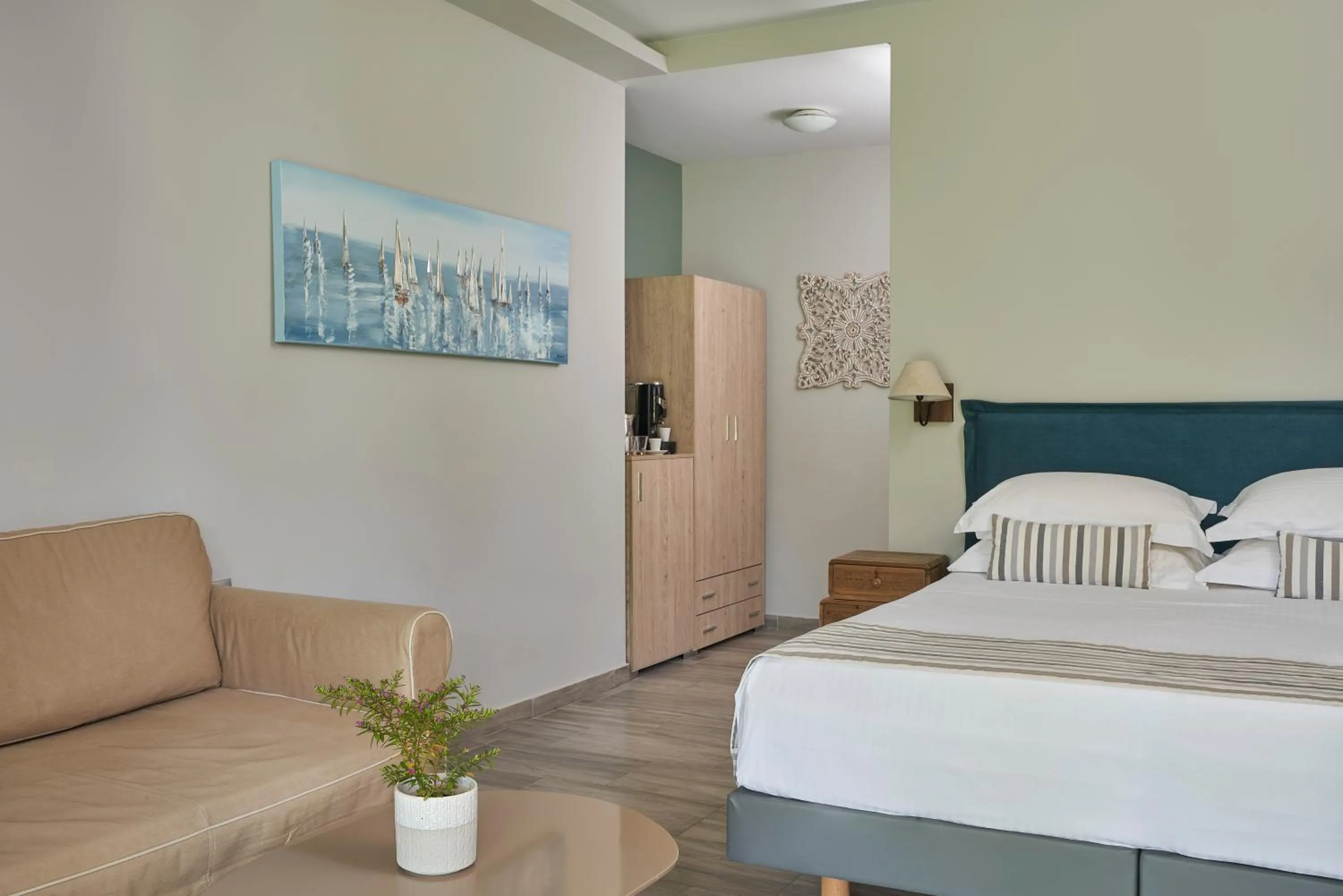 Bedroom, Bed in Mirabilia Boutique Hotel