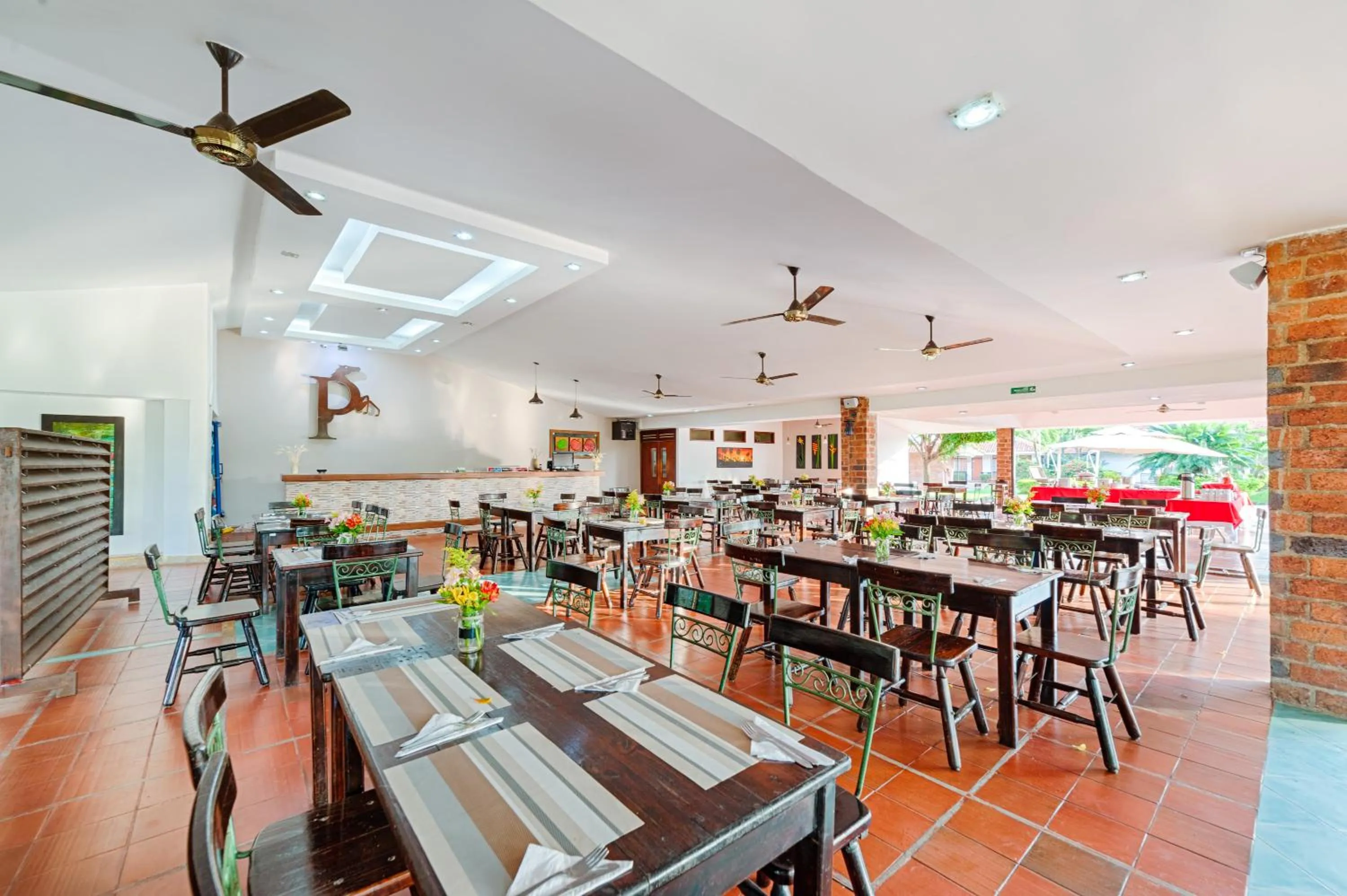 Restaurant/places to eat in Hotel Campestre La Potra