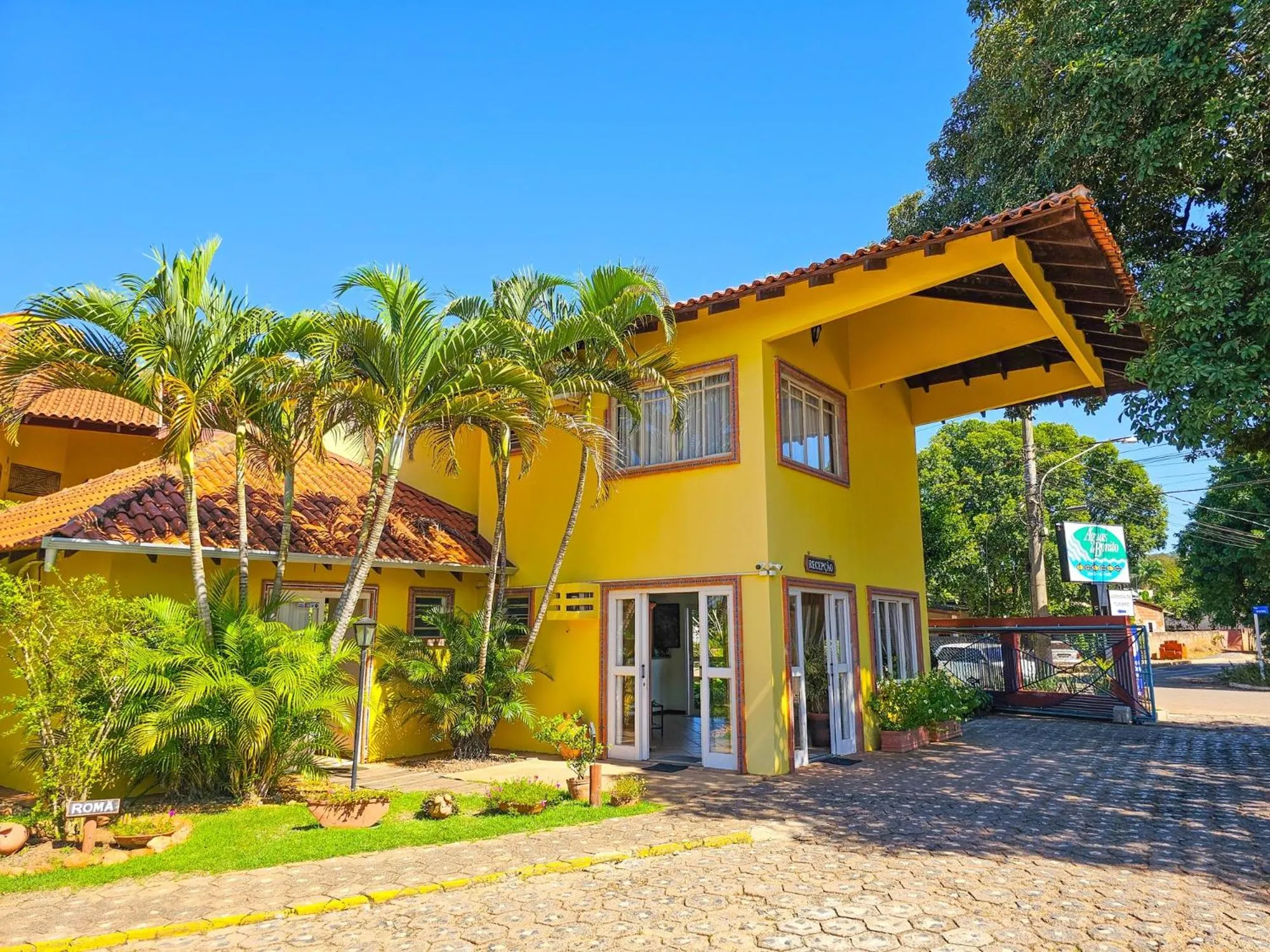 Facade/entrance in Hotel Pousada Águas de Bonito