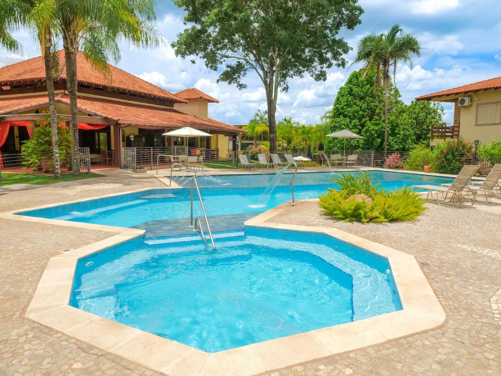 Swimming pool in Hotel Pousada Águas de Bonito
