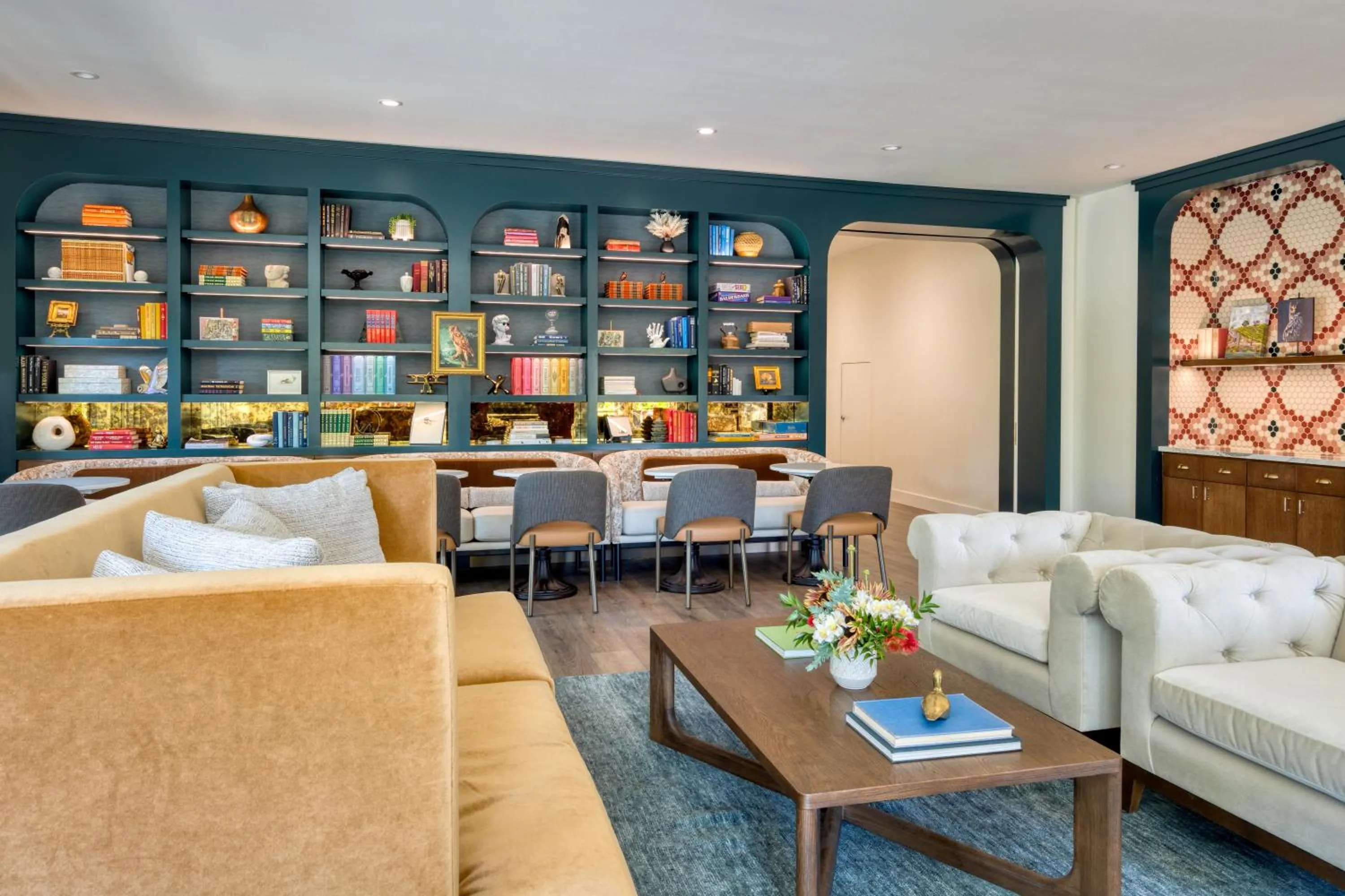 Seating area in SENZA Hotel