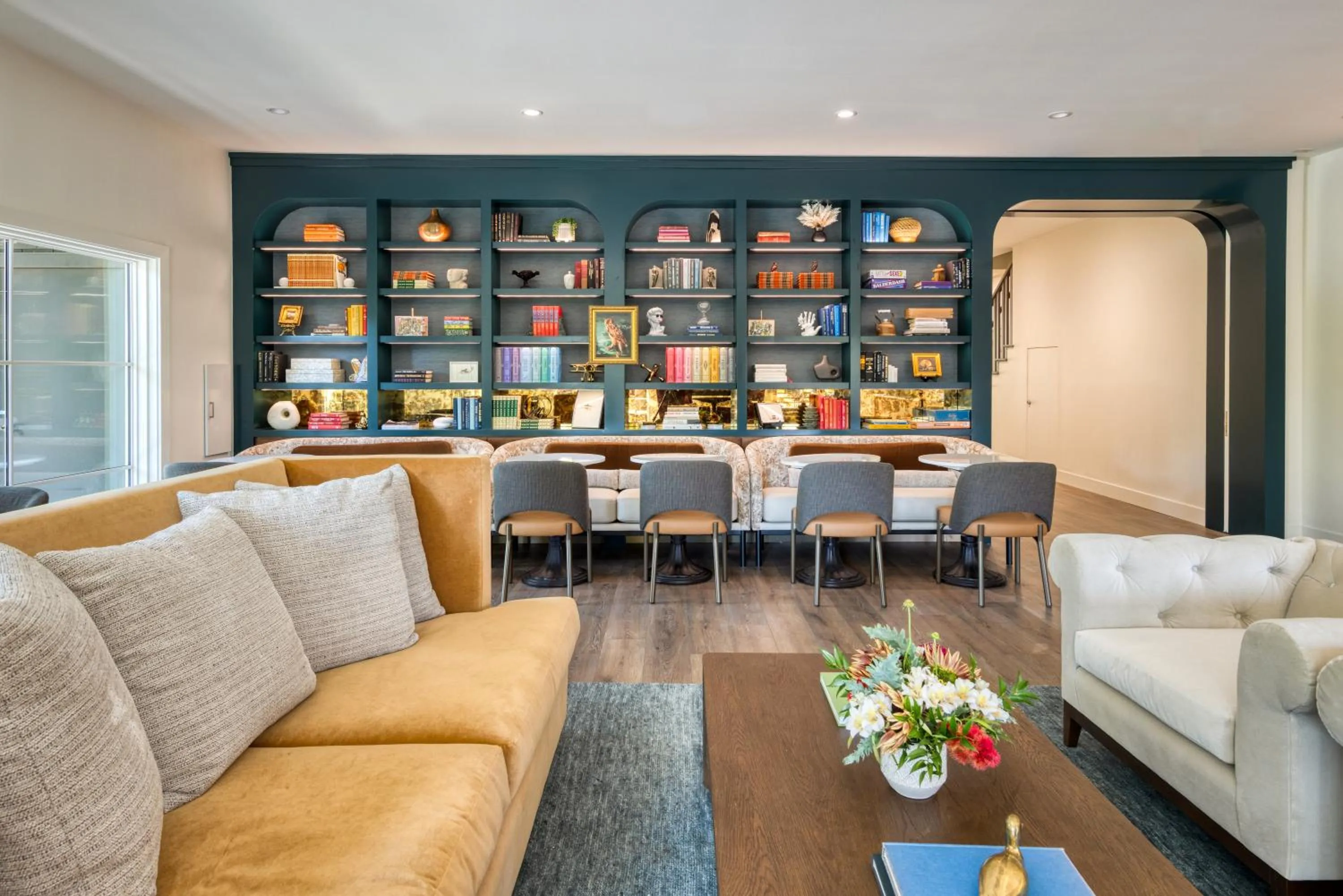 Seating area in SENZA Hotel