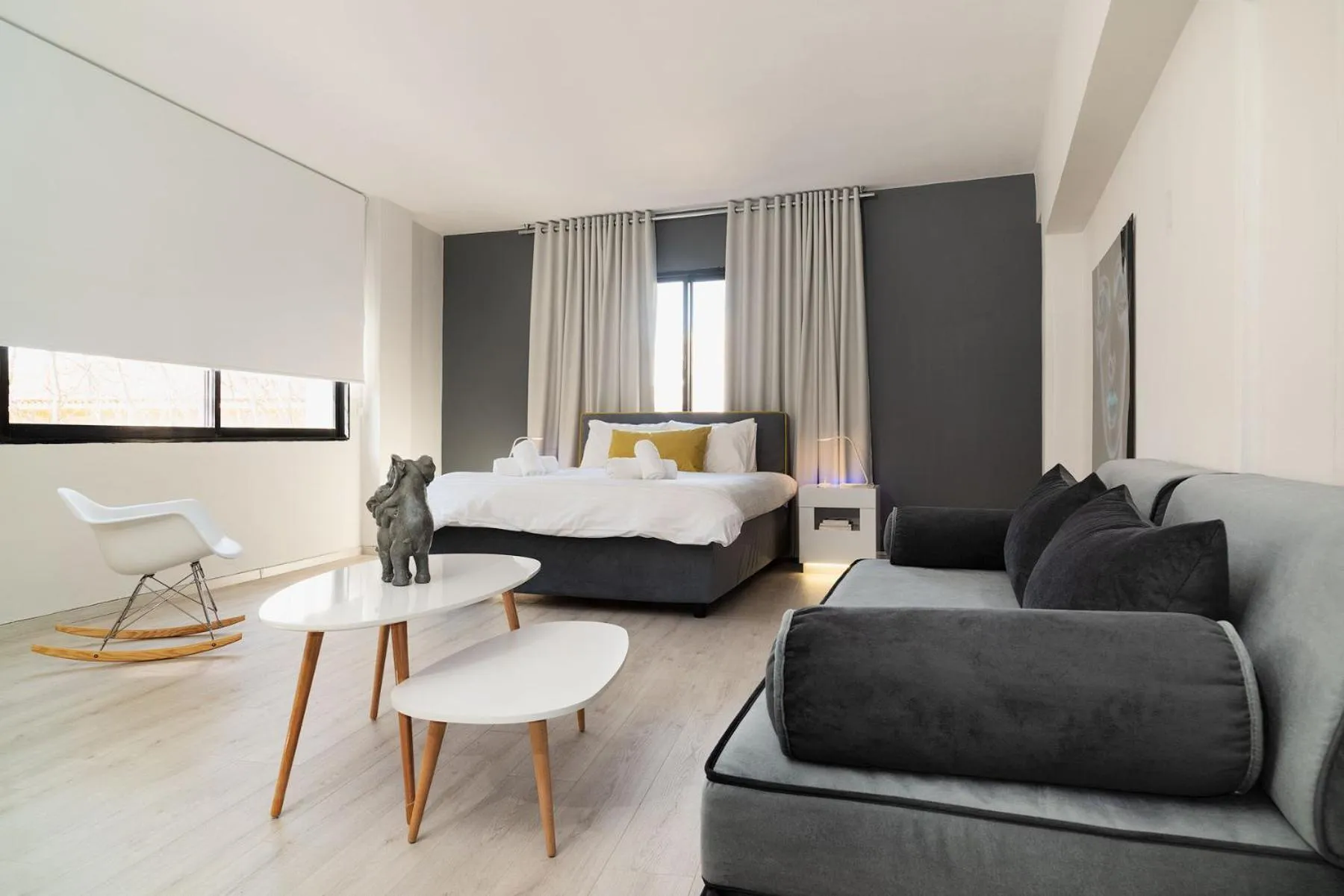 Living room, Bed in Plaka Heart