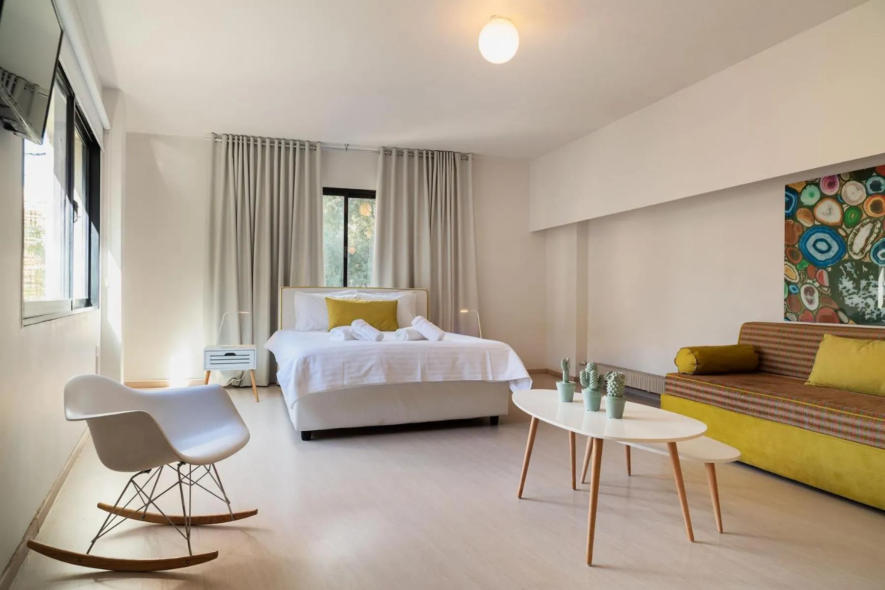 Living room, Bed in Plaka Heart