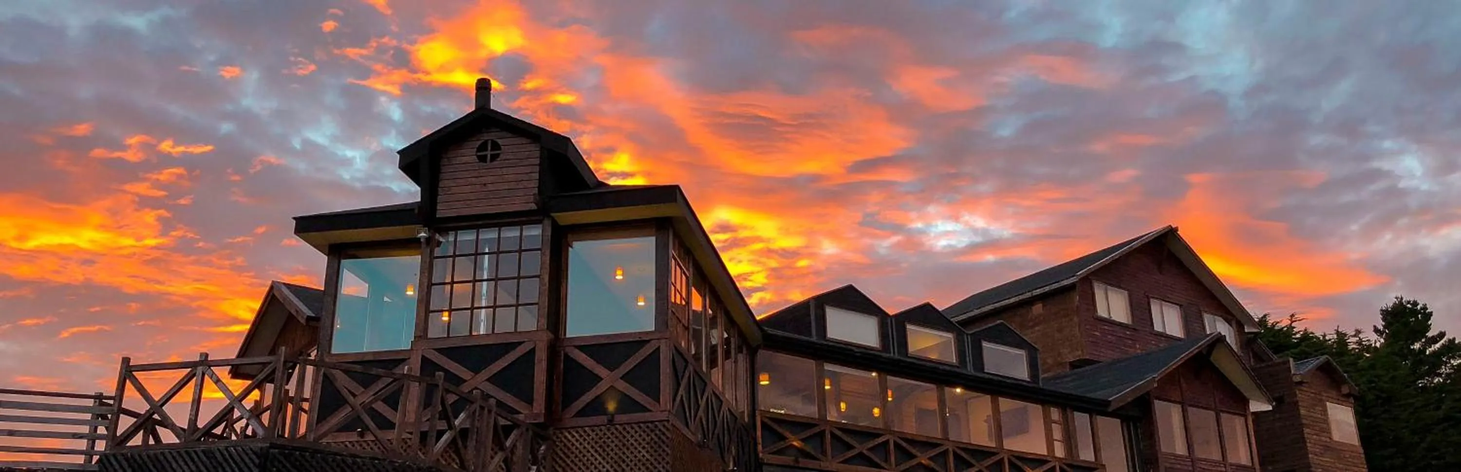 Property building in Weskar Lodge Hotel