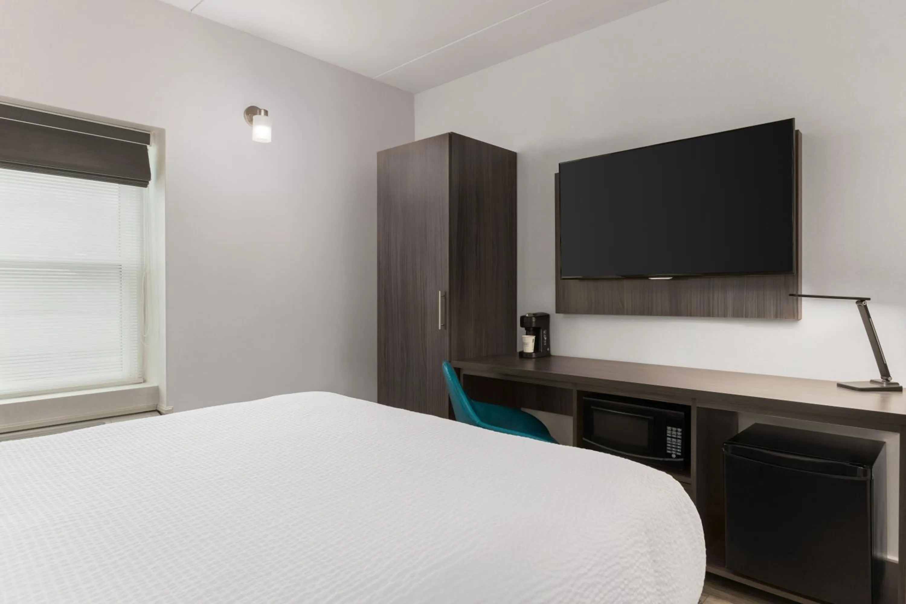 TV and multimedia, Bed in Days Inn by Wyndham Saint John