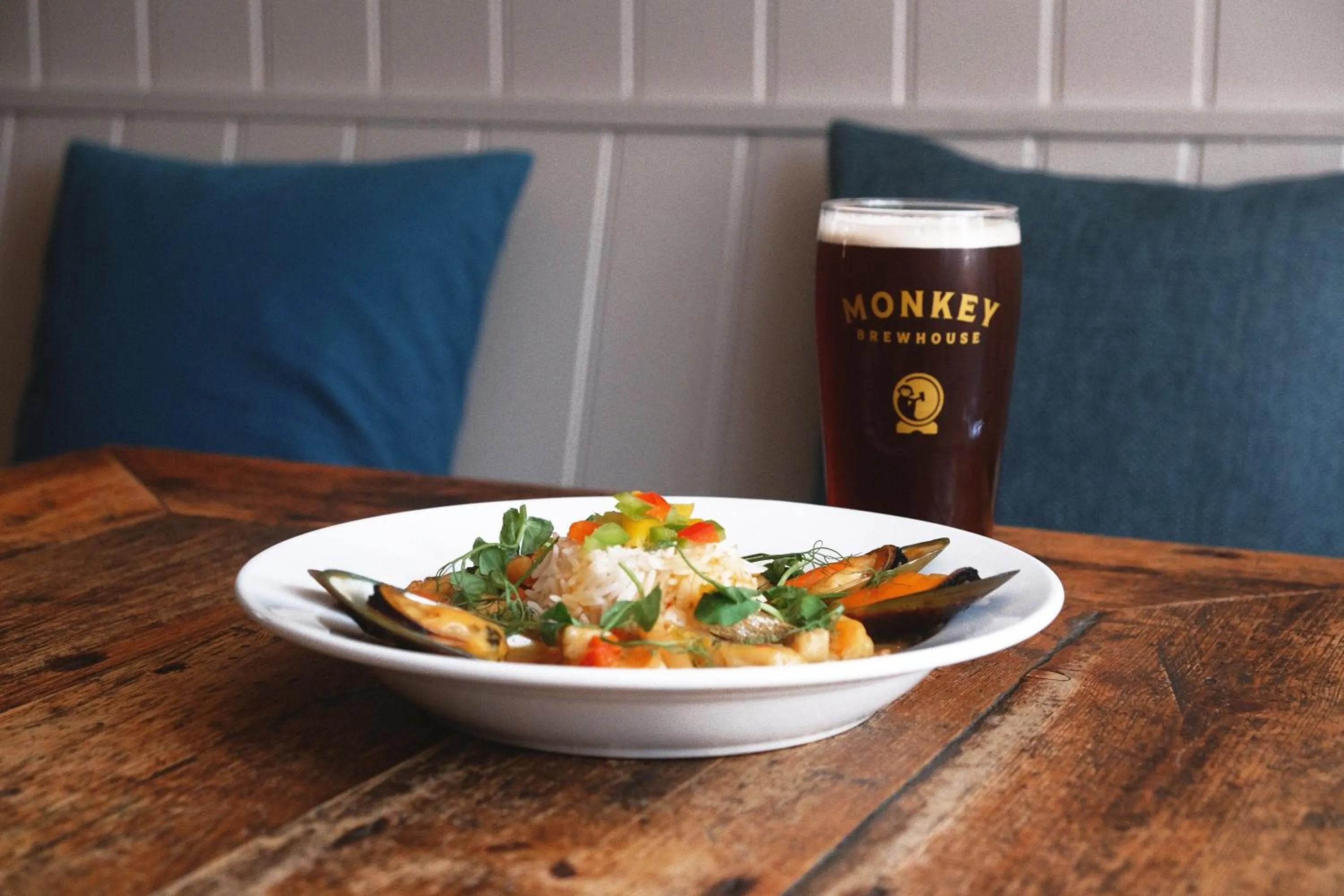 Food and drinks in Monkey Brewhouse