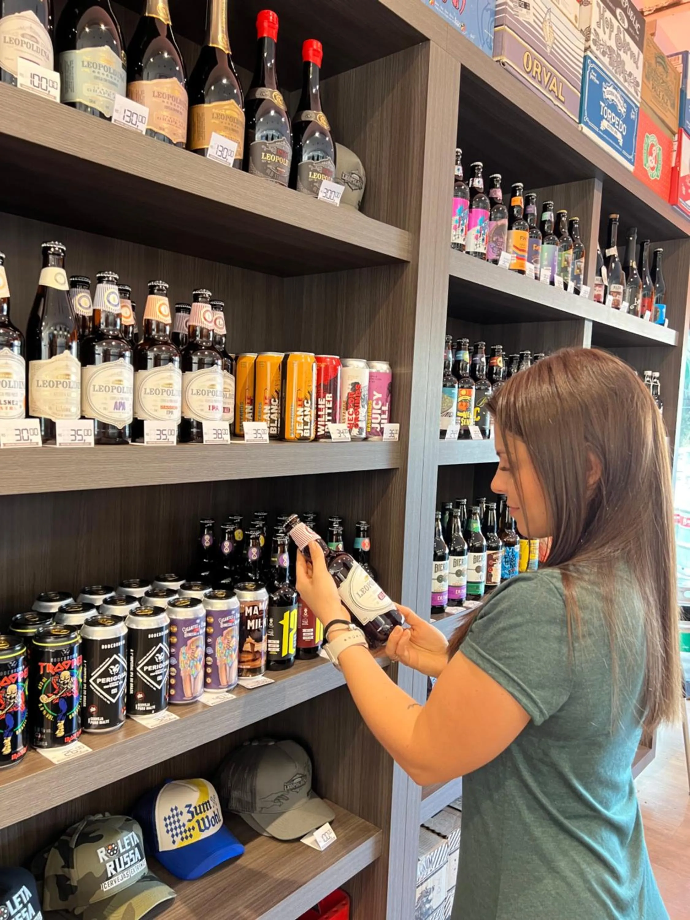 On-site shops in Wyndham Golden Foz Suítes